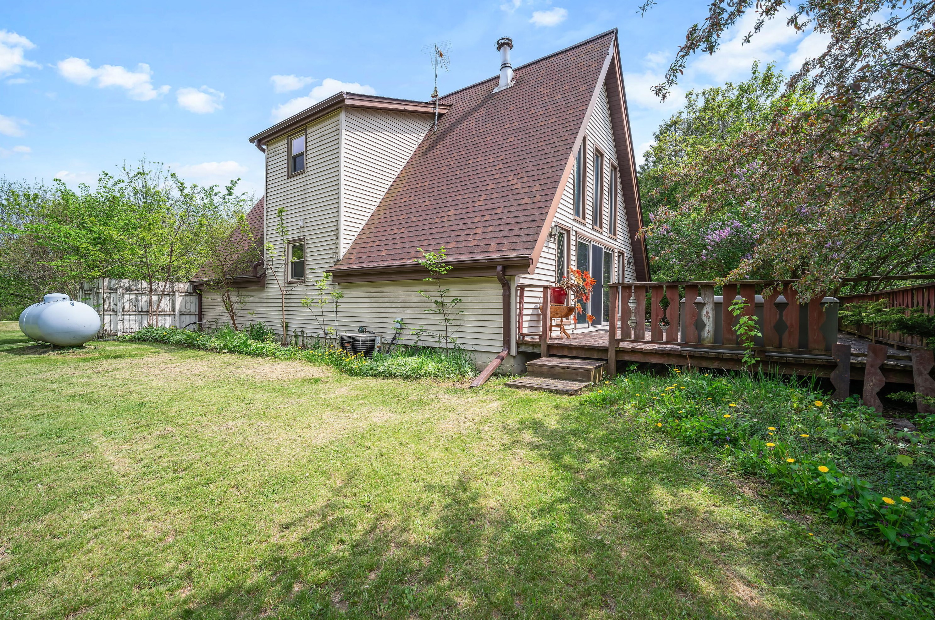 8356 Orchard Valley Rd, West Bend, WI 53090