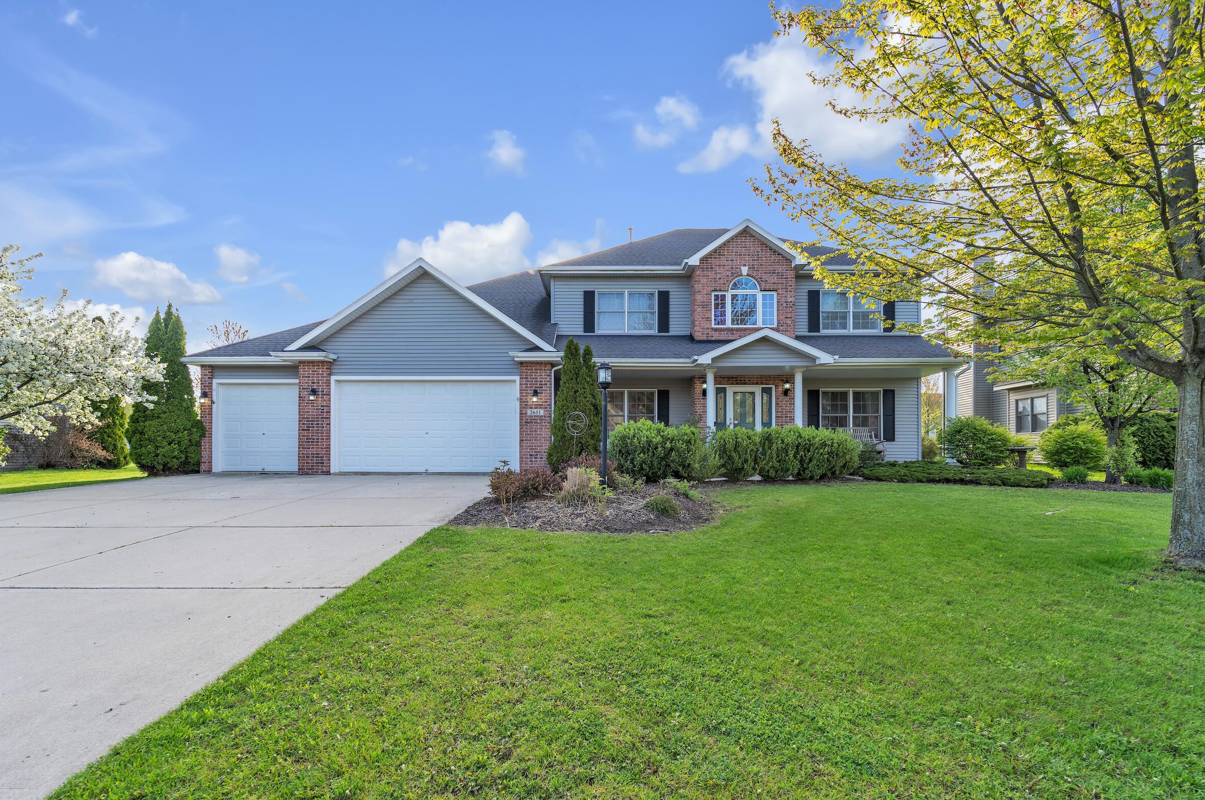 2611 Dover Ln, Racine, WI 53406-1889