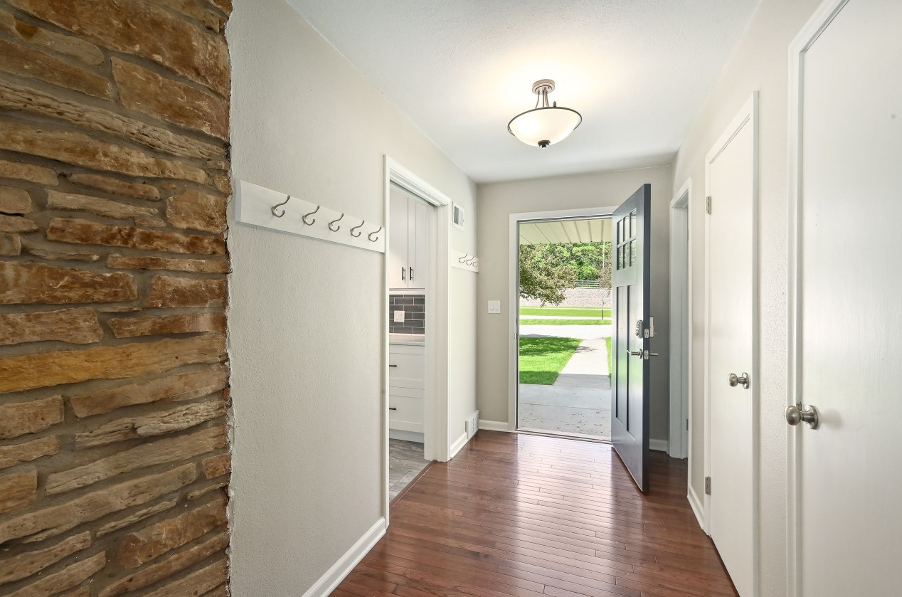 19201 W Greenfield Ave, Waukesha, WI 53146