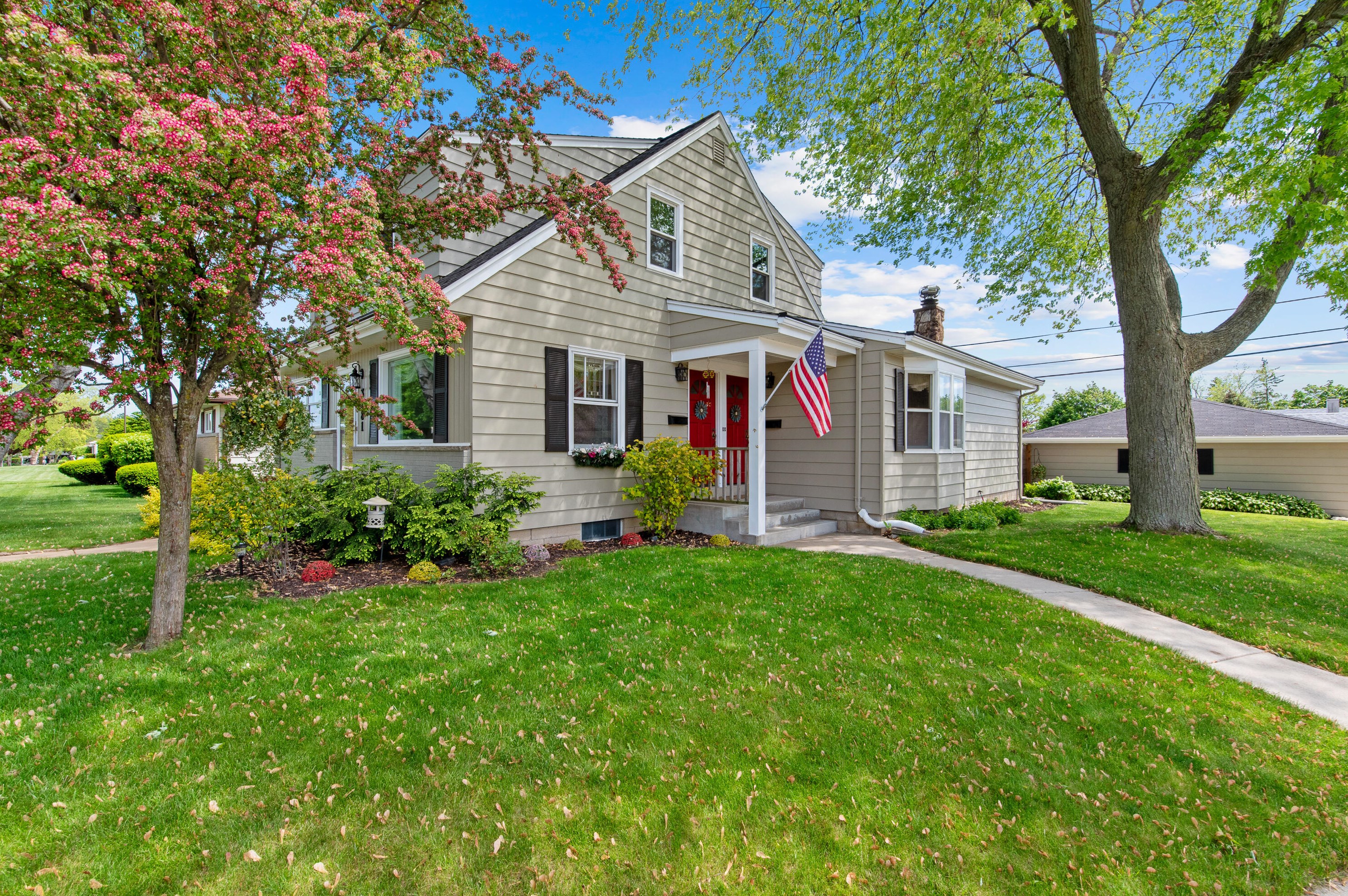 3781 Van Eimeren Ave, Cudahy, WI 53110-3163