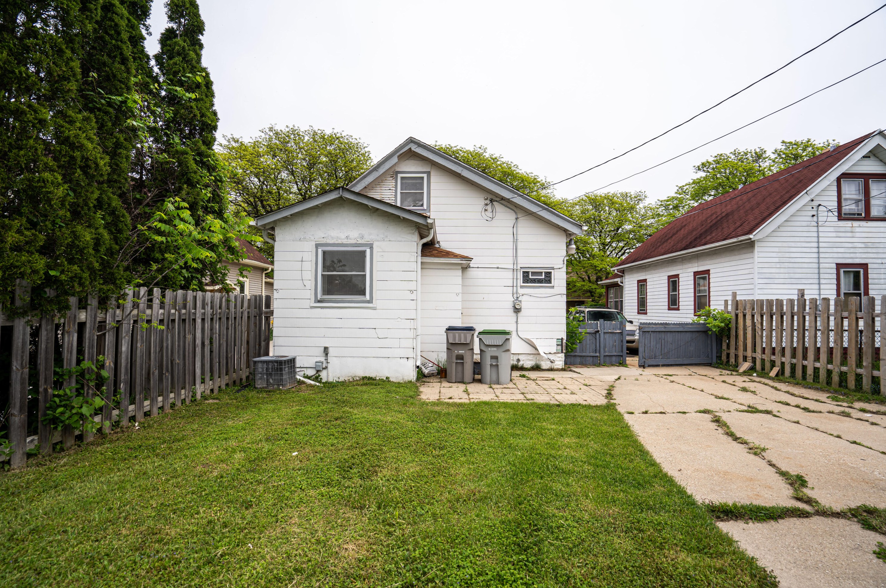 4459 22nd St, Milwaukee WI  53209-6308 exterior