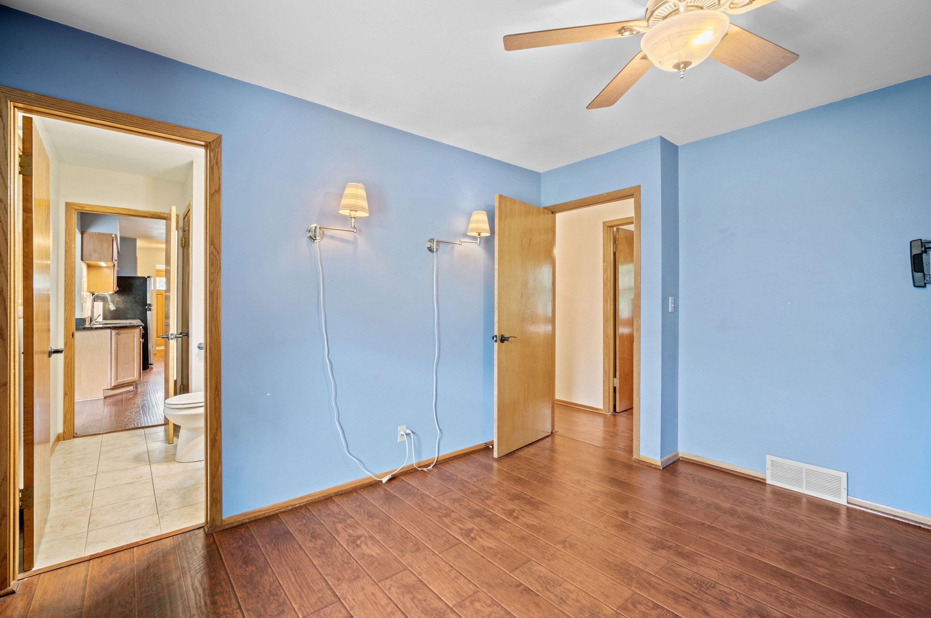 3748 102, Milwaukee WI 53214-3904 exterior