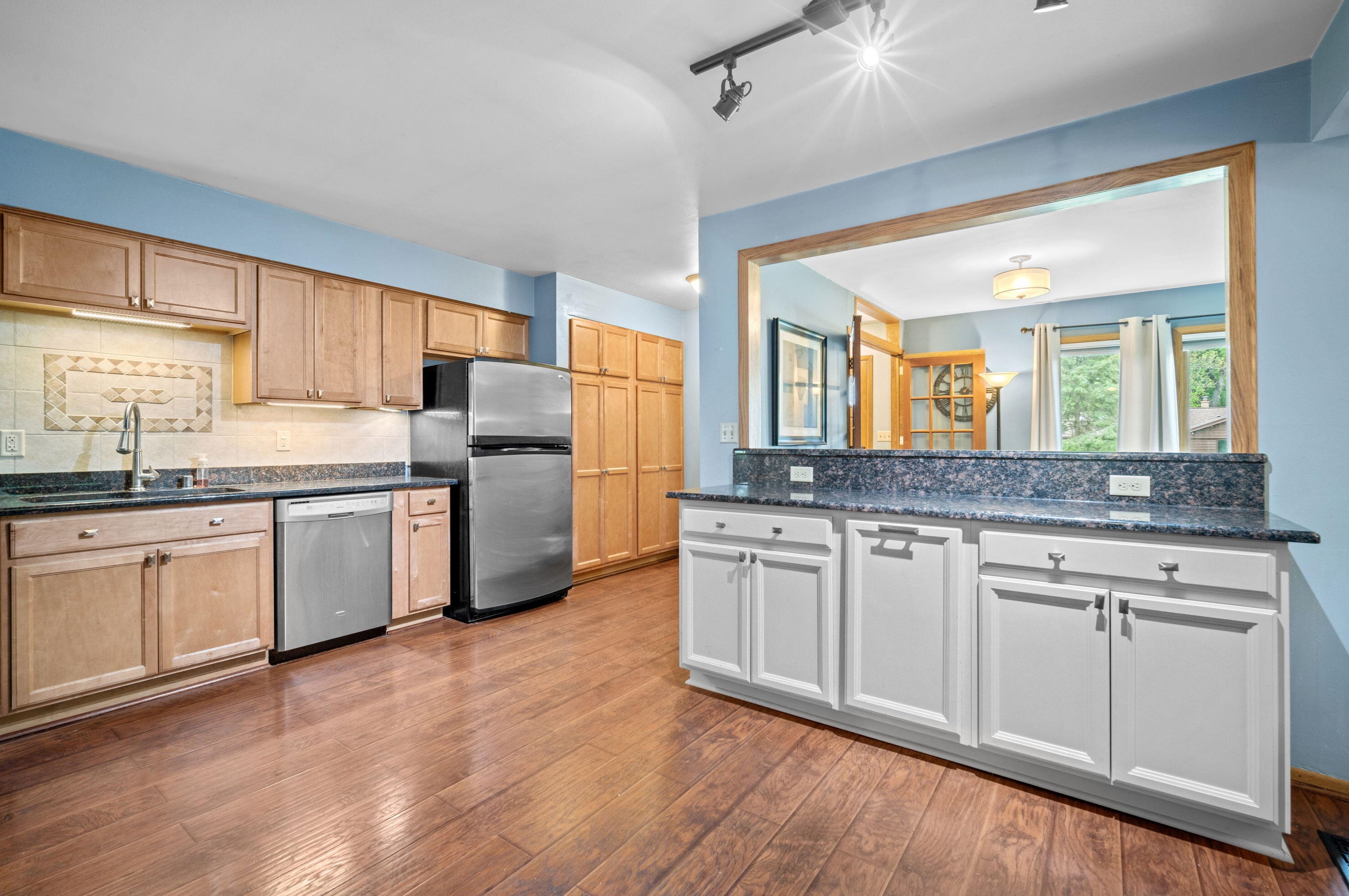 3748 102, Milwaukee WI 53214-3904 exterior