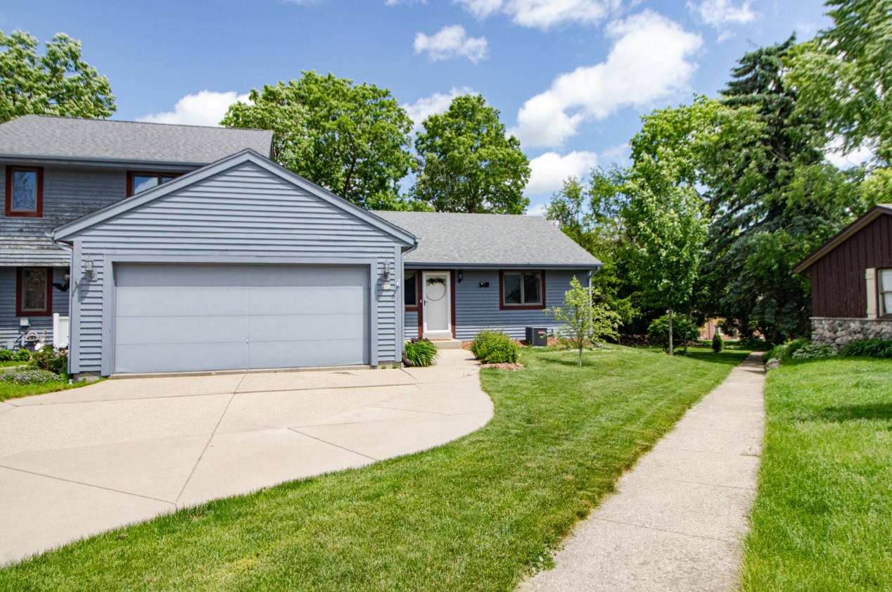 617 Brasted Pl, Waukesha, WI 53186-5503