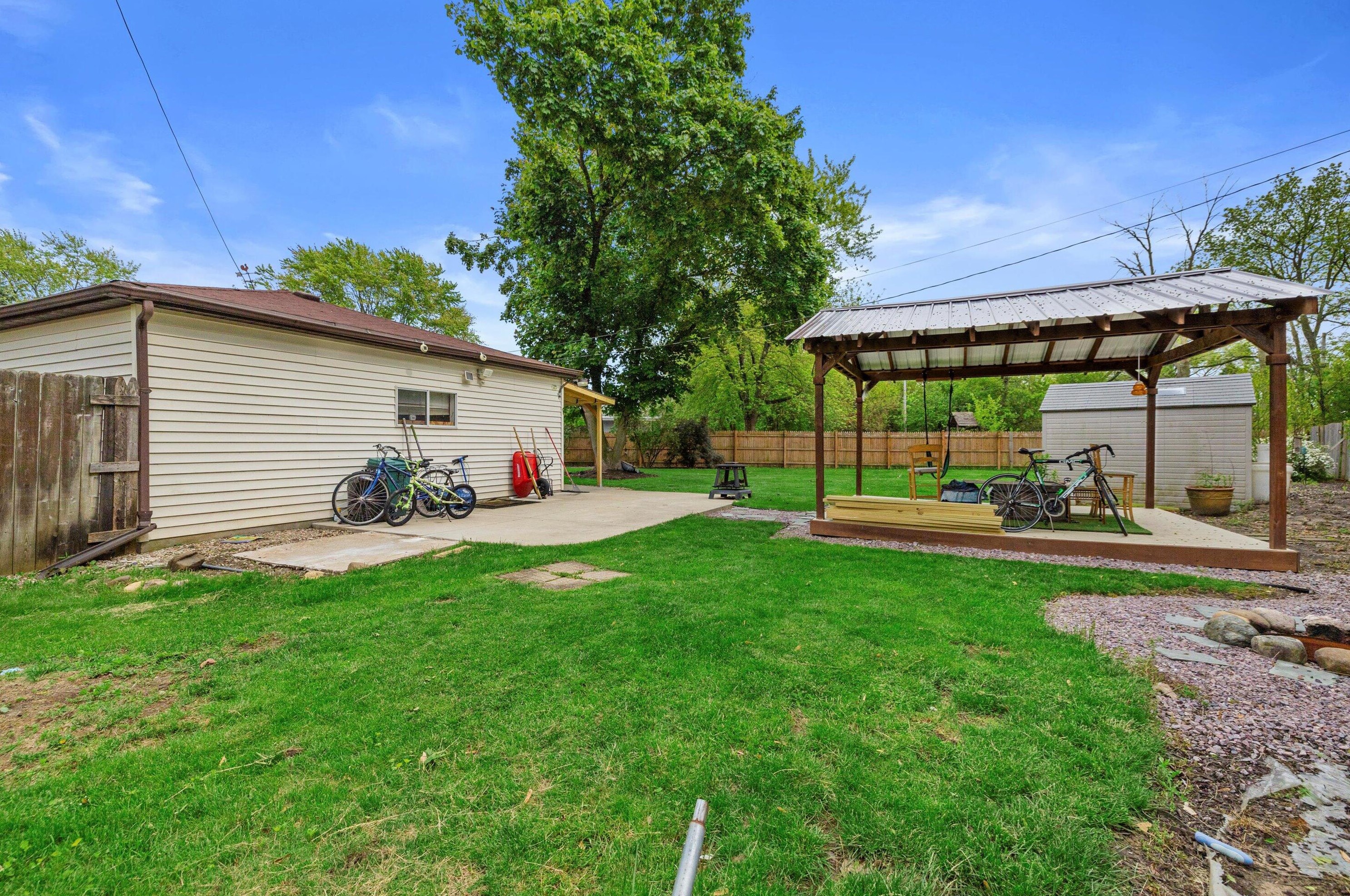 4826 Wedgewood Dr, Racine WI  53402-2432 exterior