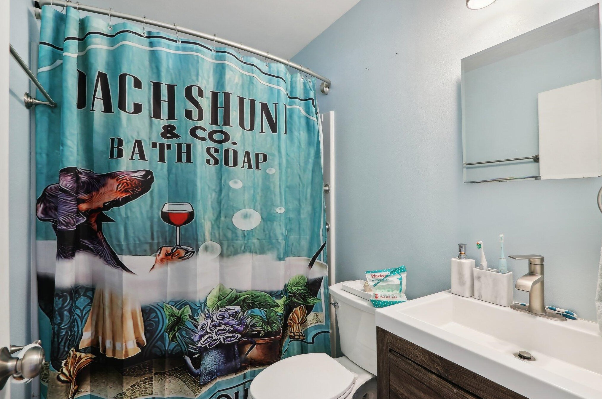 714 Edgewood Ave, South Milwaukee WI 53172-3848 exterior