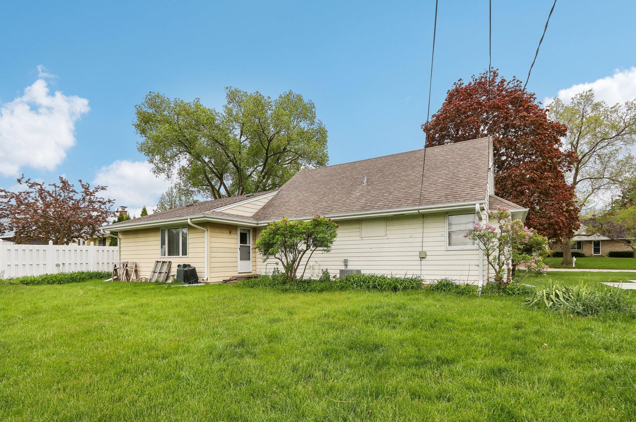 714 Edgewood Ave, South Milwaukee WI 53172-3848 exterior