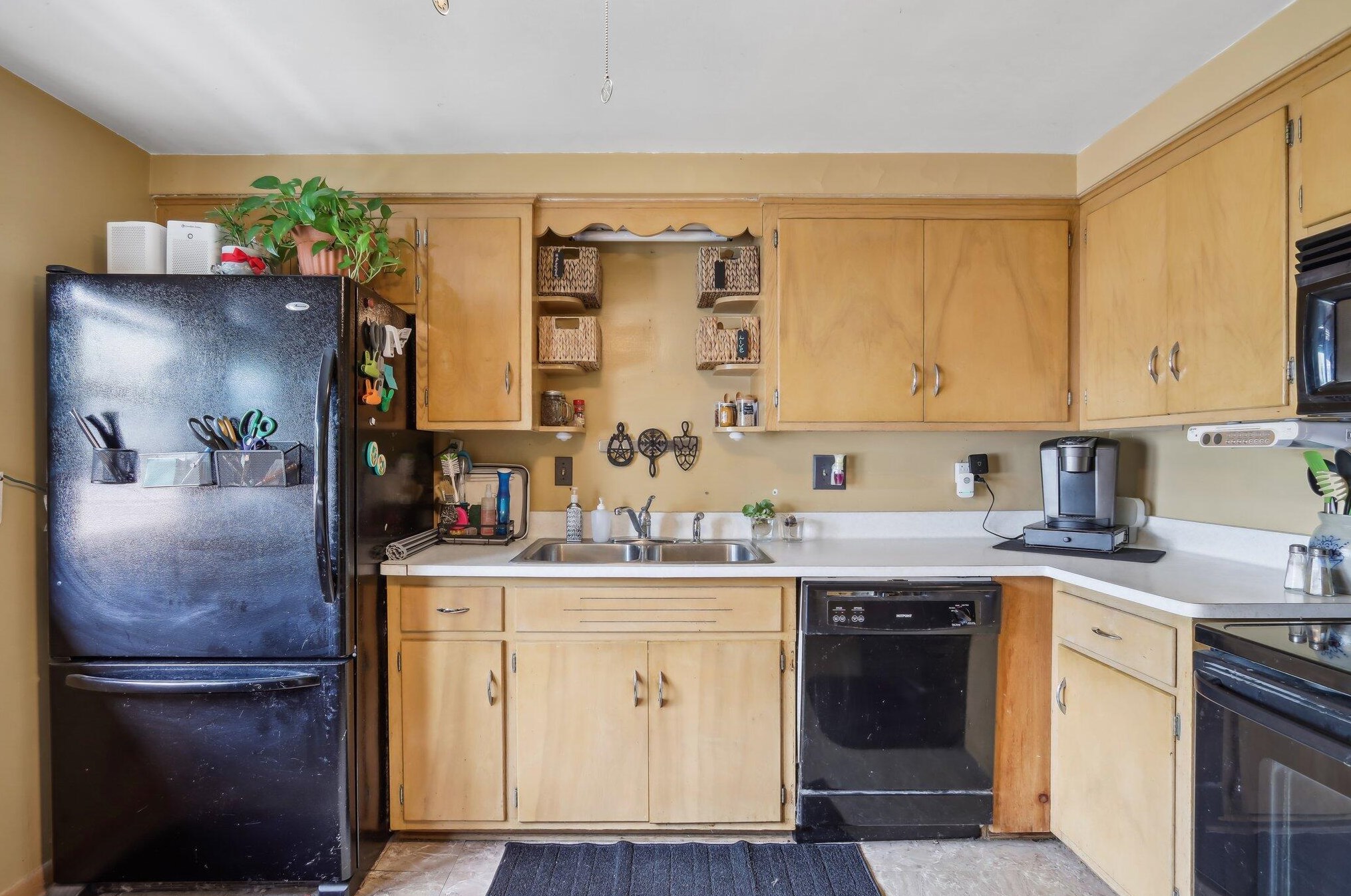 4029 Nevada St, Milwaukee WI 53207-2828 exterior