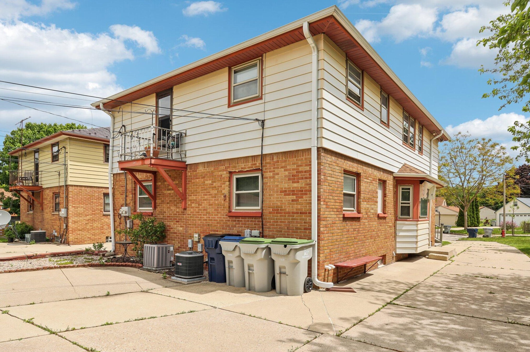 4029 Nevada St, Milwaukee WI 53207-2828 exterior