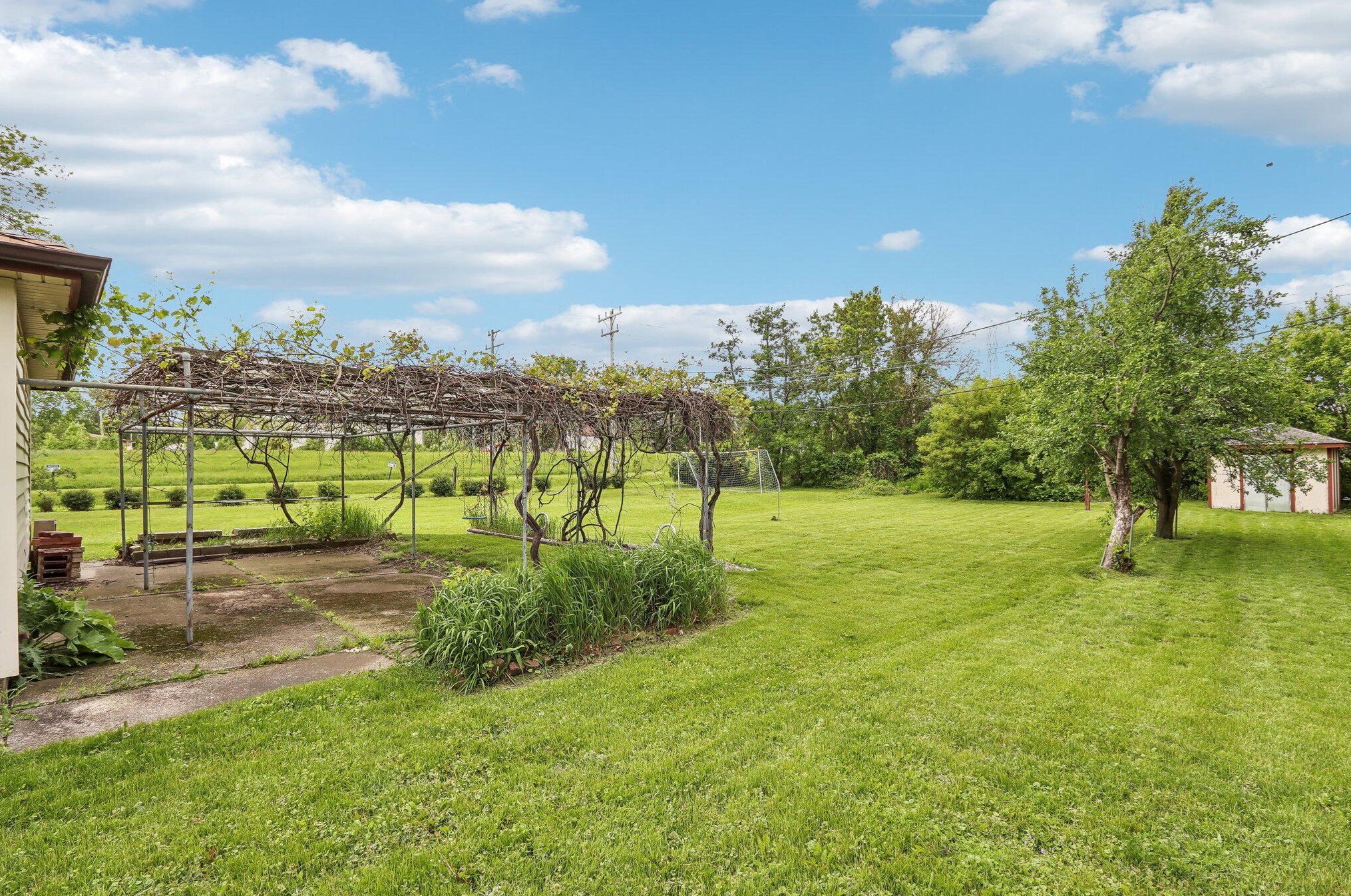 4029 Nevada St, Milwaukee WI 53207-2828 exterior