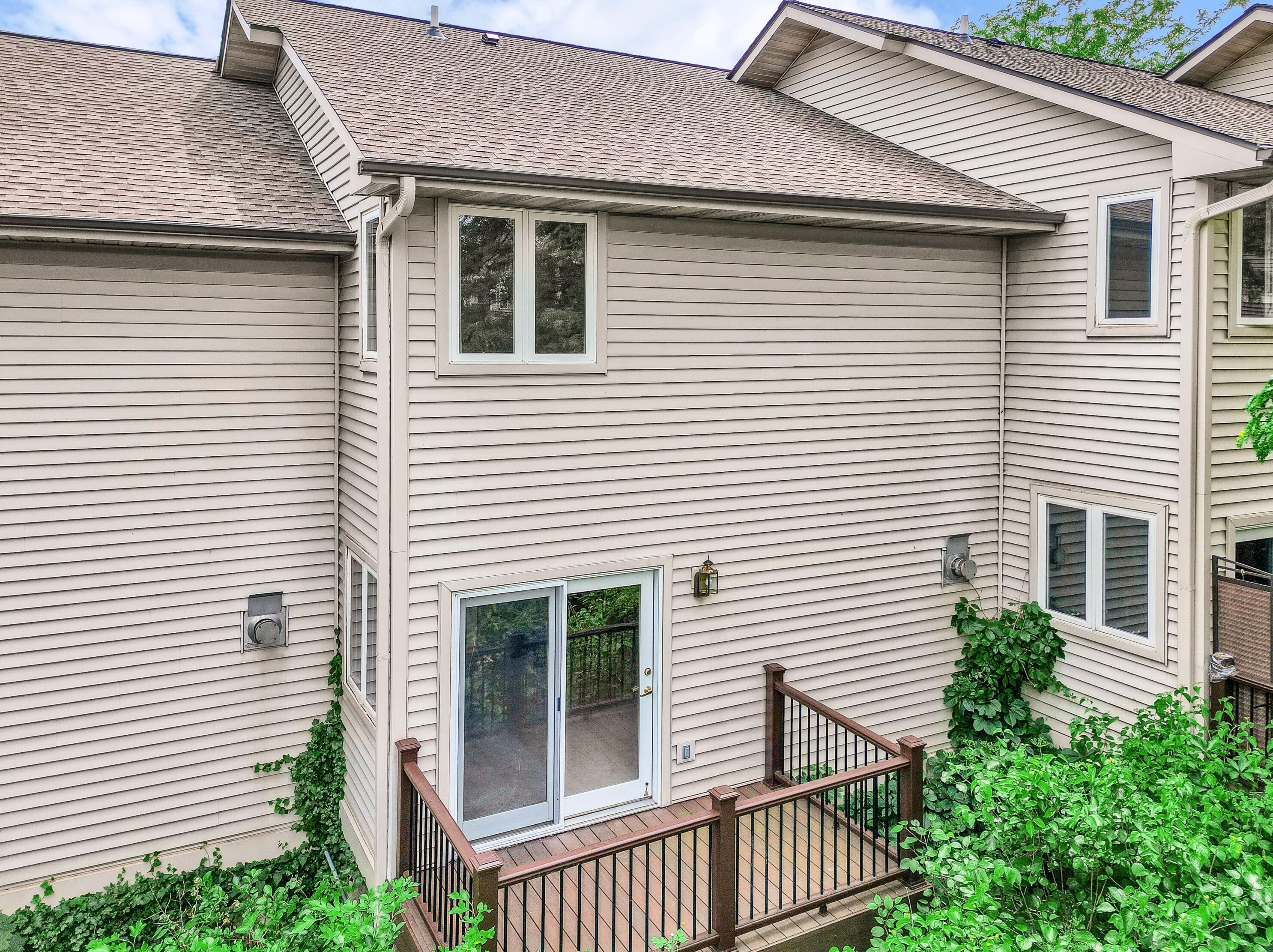 432 Meadowridge Cir, Lake Mills, WI 53551