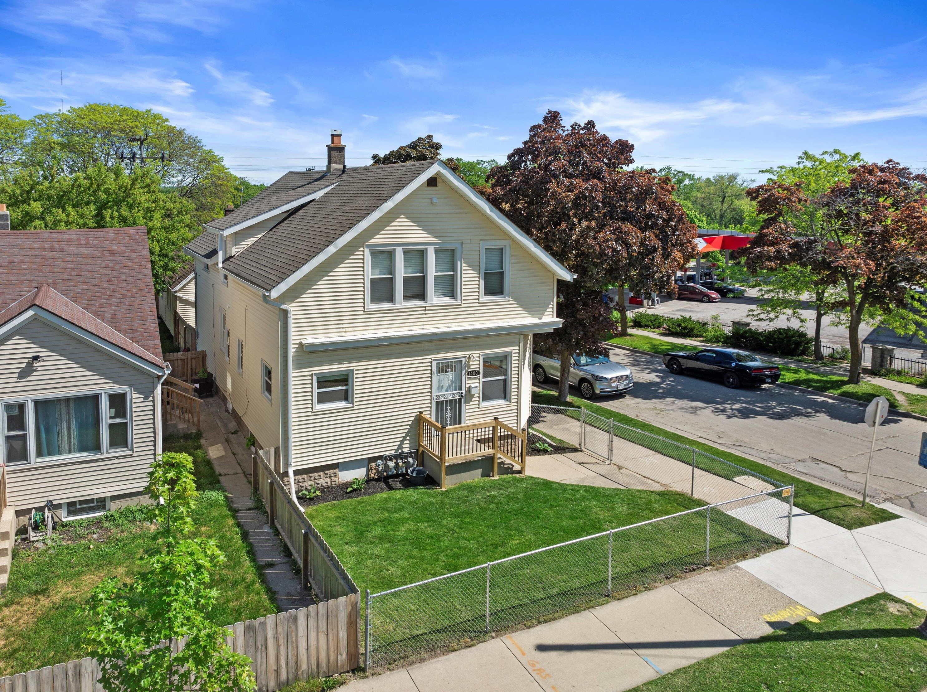 1400 Congress St, Milwaukee WI 53209-6417 exterior