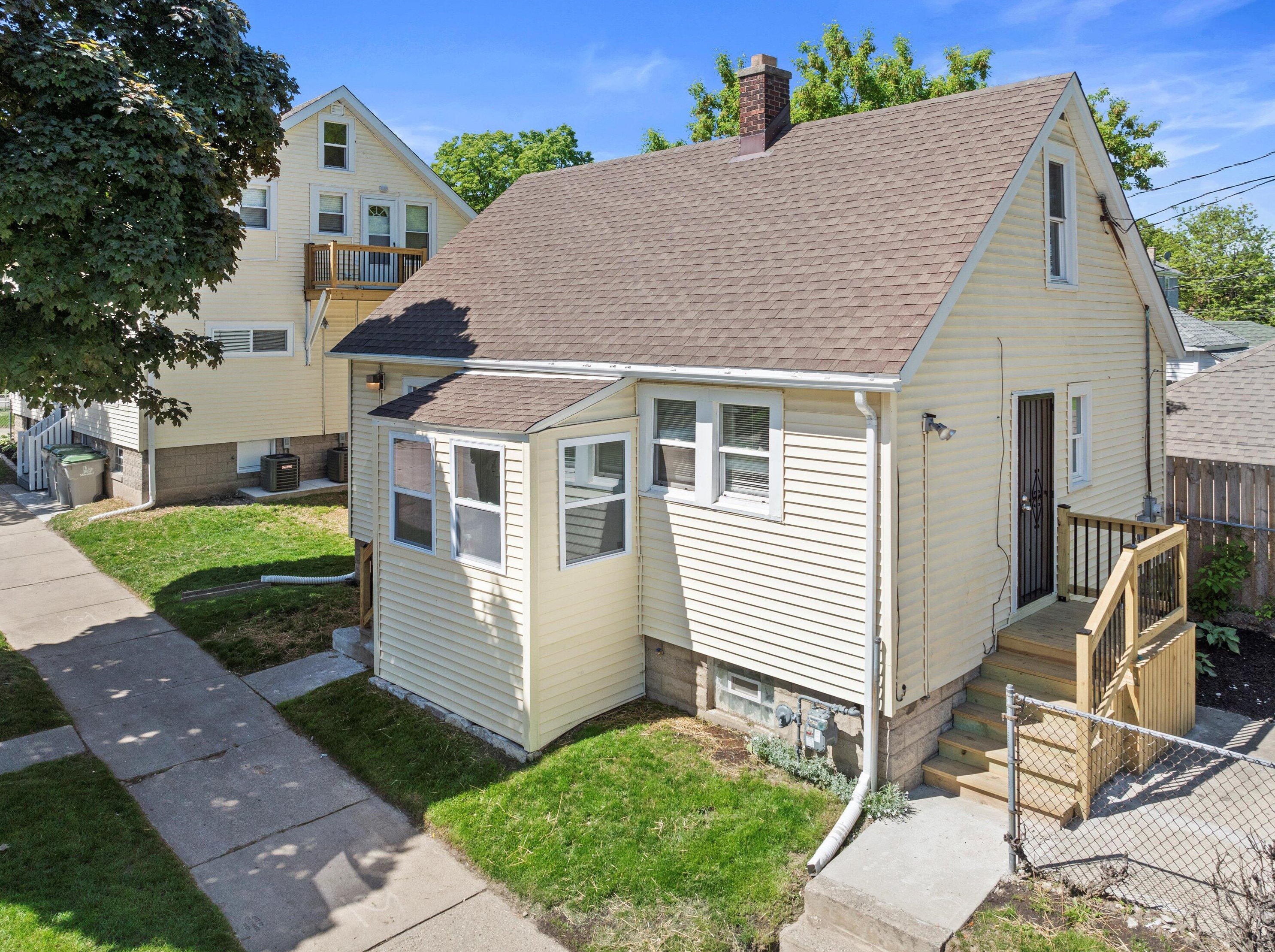 1400 Congress St, Milwaukee WI 53209-6417 exterior