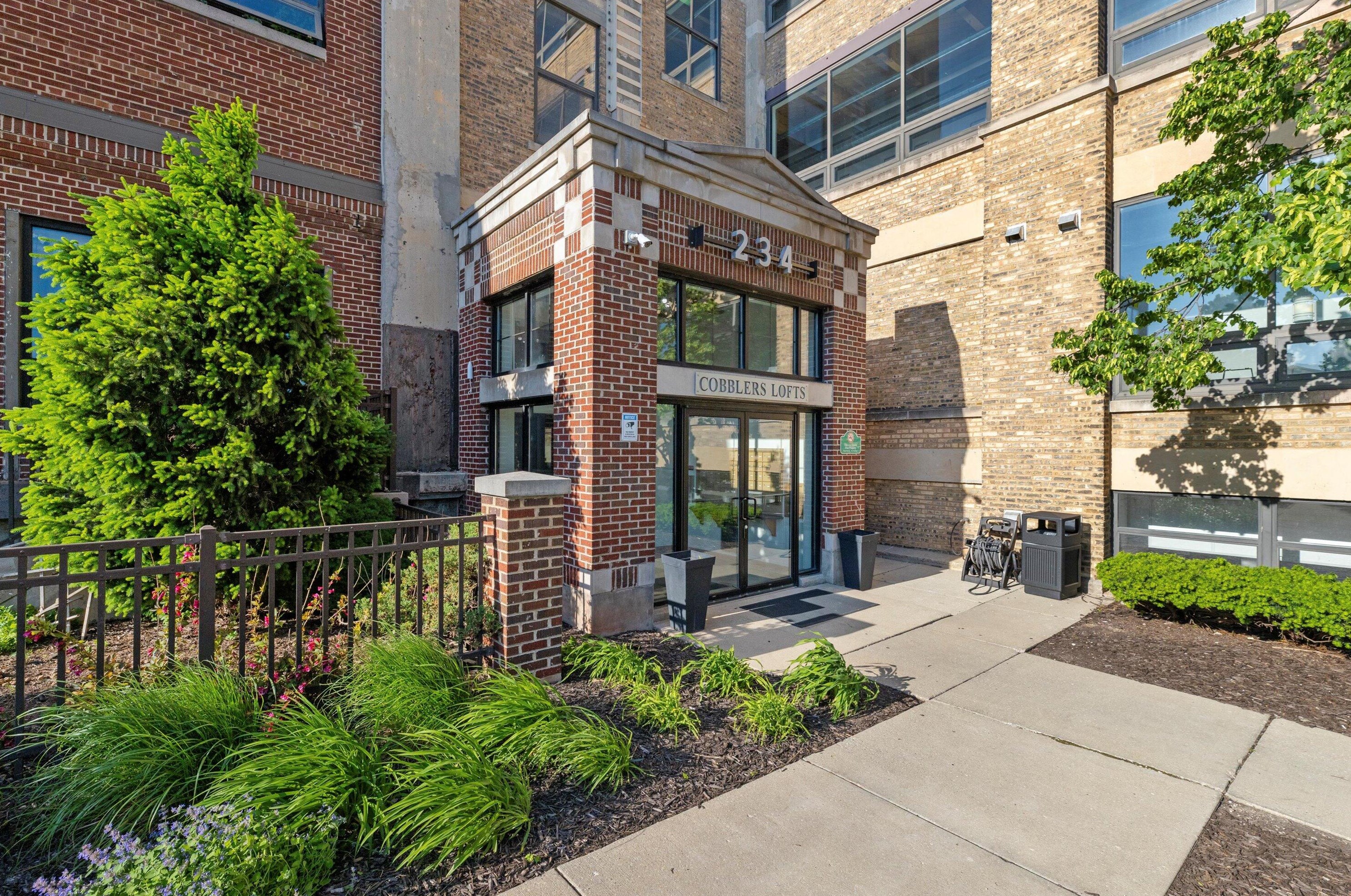 234 Reservoir Ave, Milwaukee, WI 53212-3765