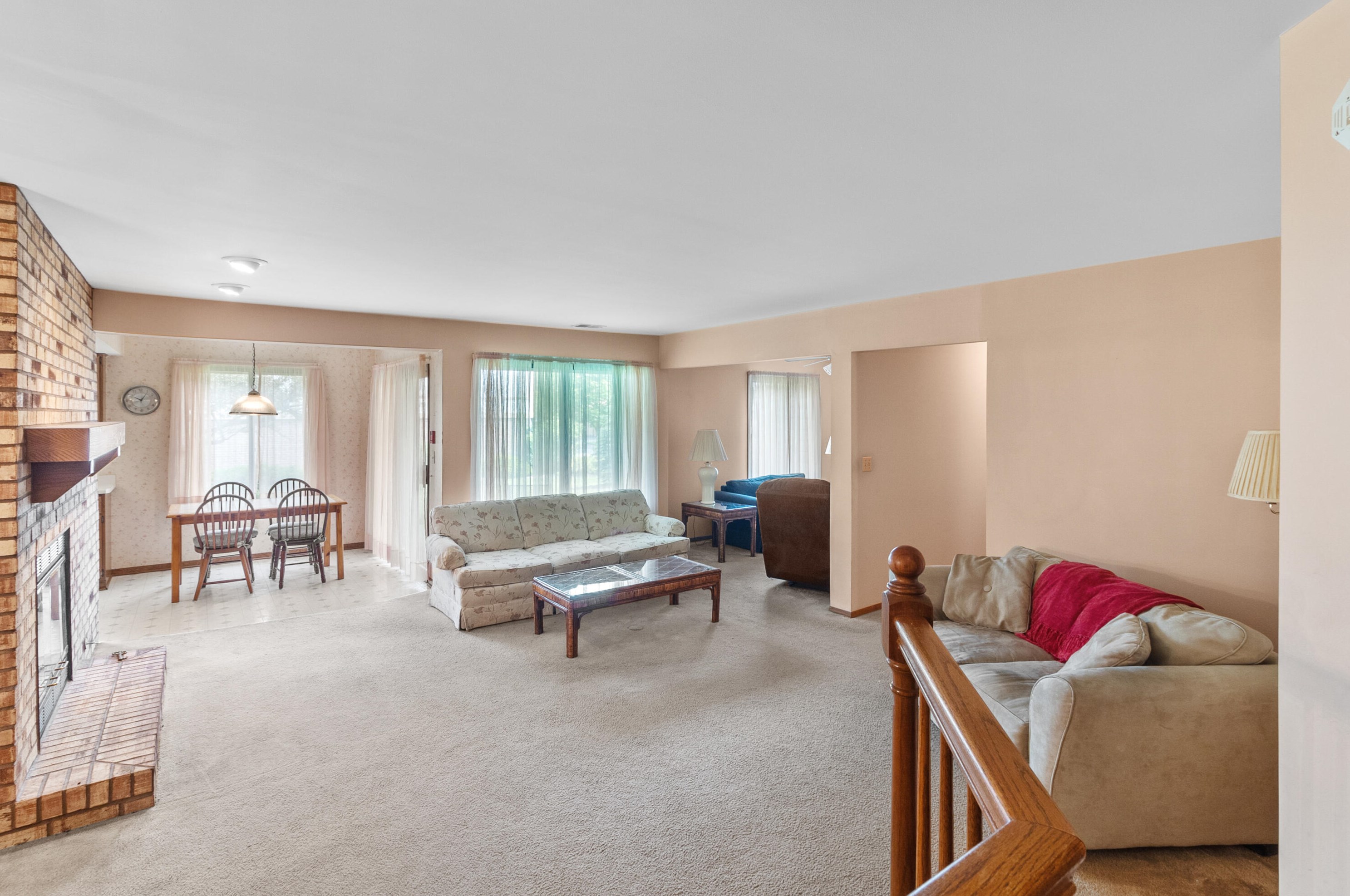 715 Lake Shore Dr, Lake Geneva, WI 53147-2152