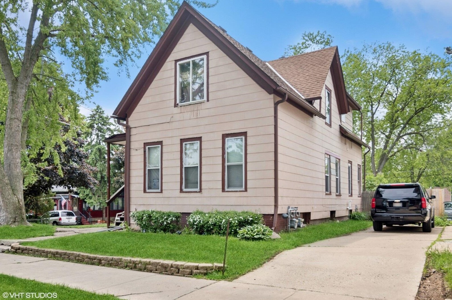 1100 Howard St, Racine, WI 53404-2814