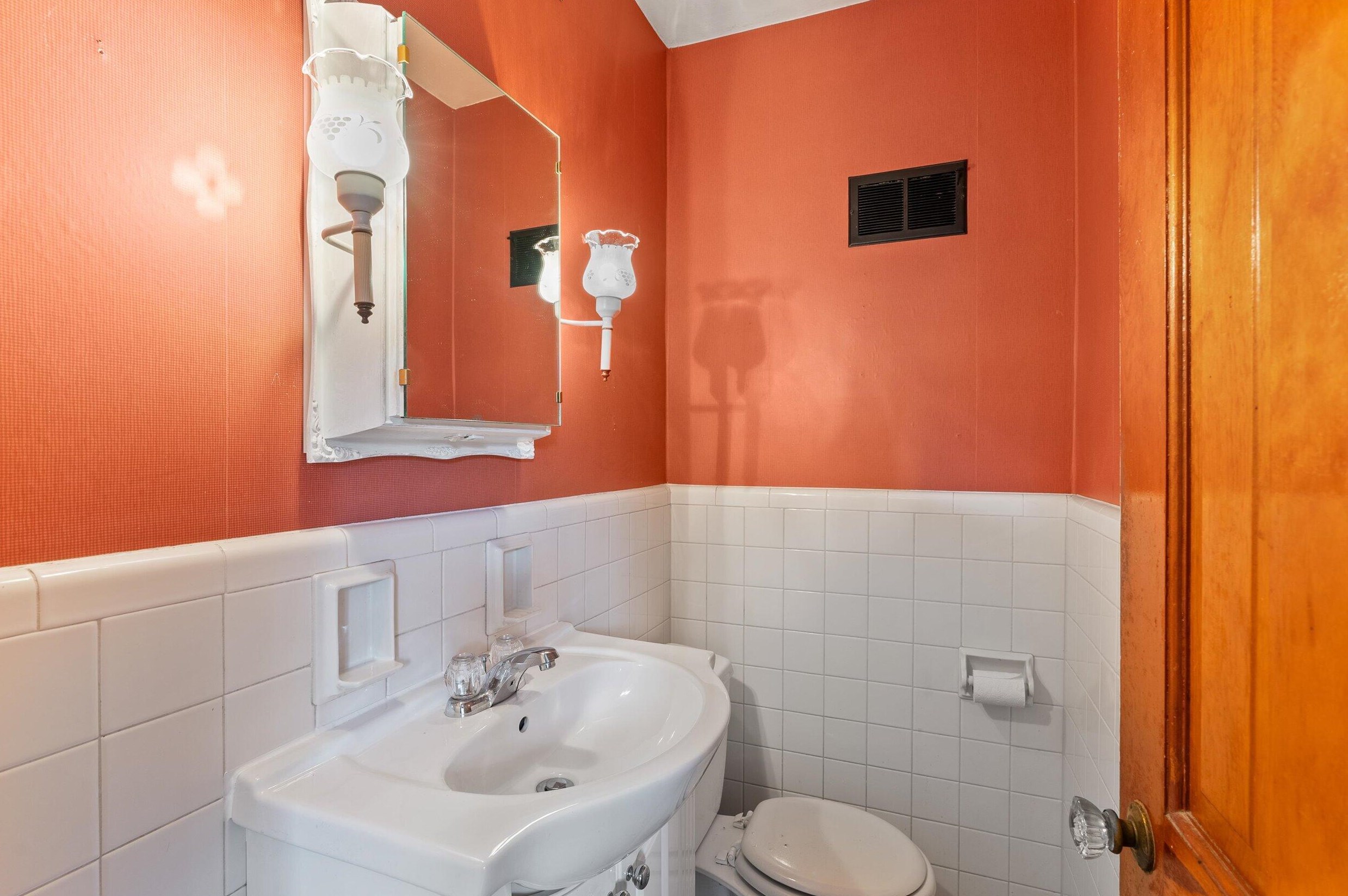 6333 Chambers St, Milwaukee WI 53210-1457 exterior