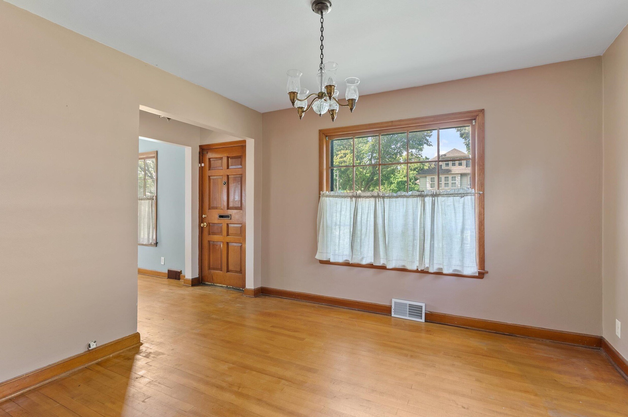 6333 Chambers St, Milwaukee WI 53210-1457 exterior