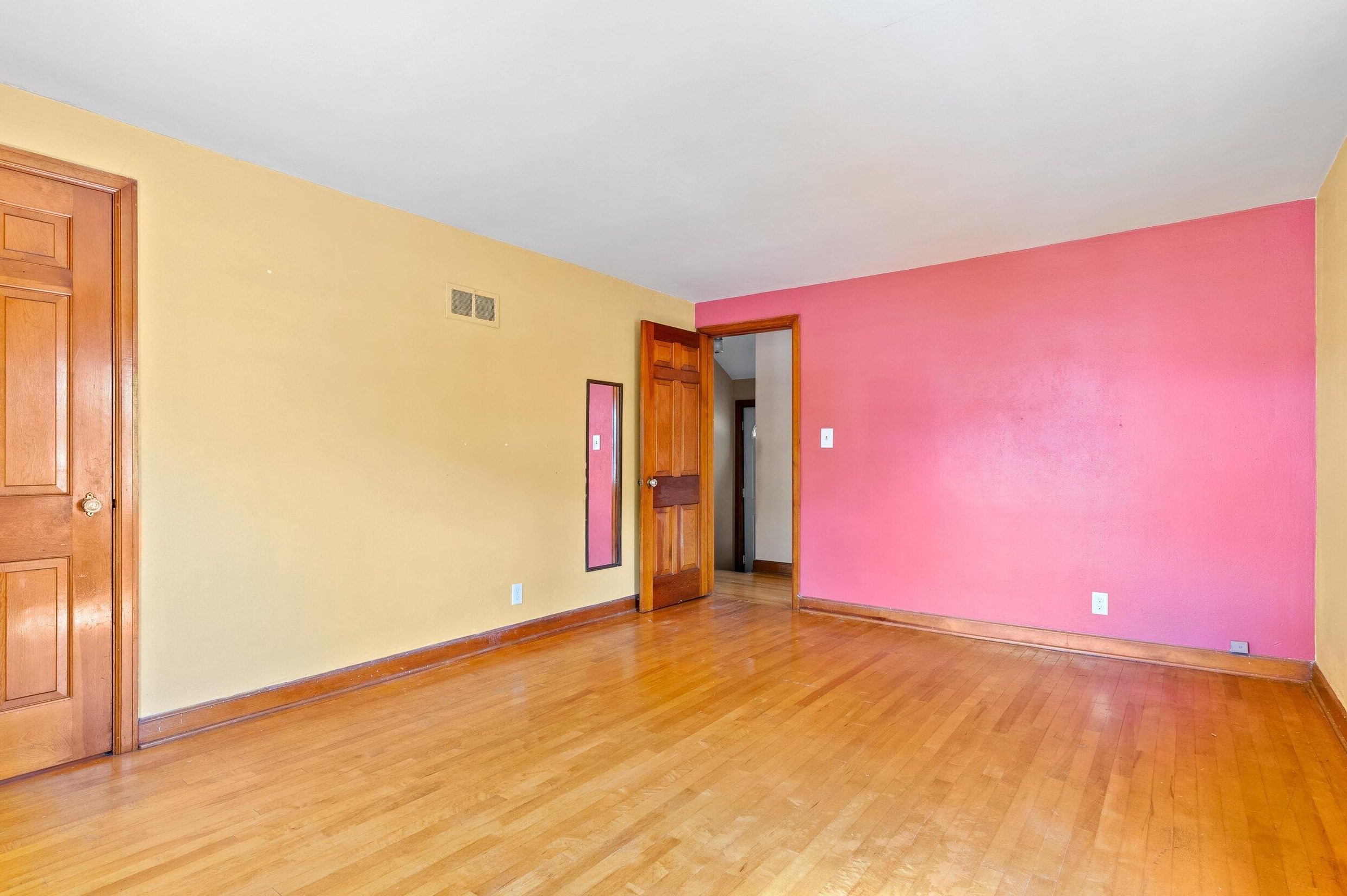 6333 Chambers St, Milwaukee WI 53210-1457 exterior