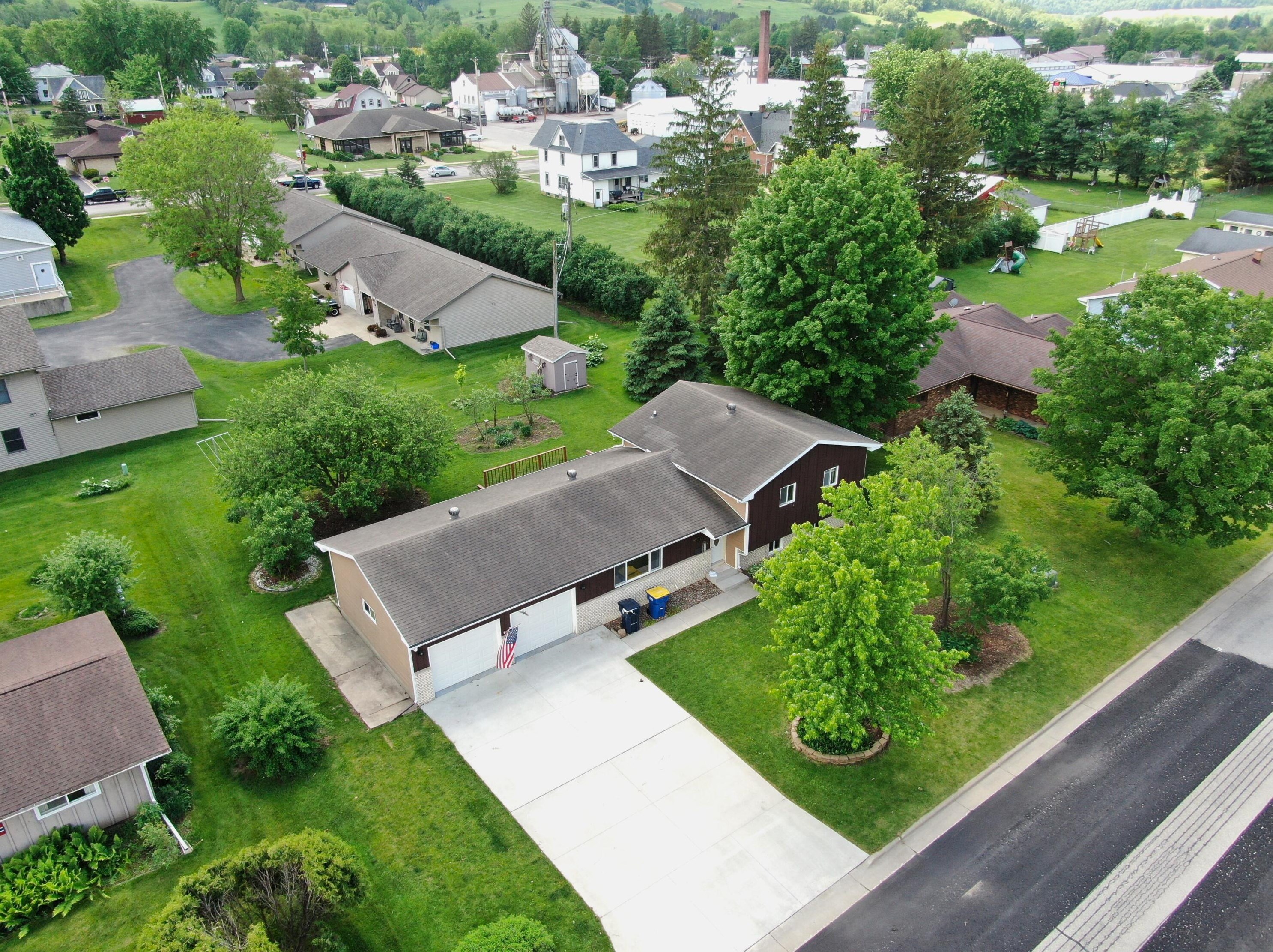 512 Nelson St, Coon Valley, WI 54623-7706