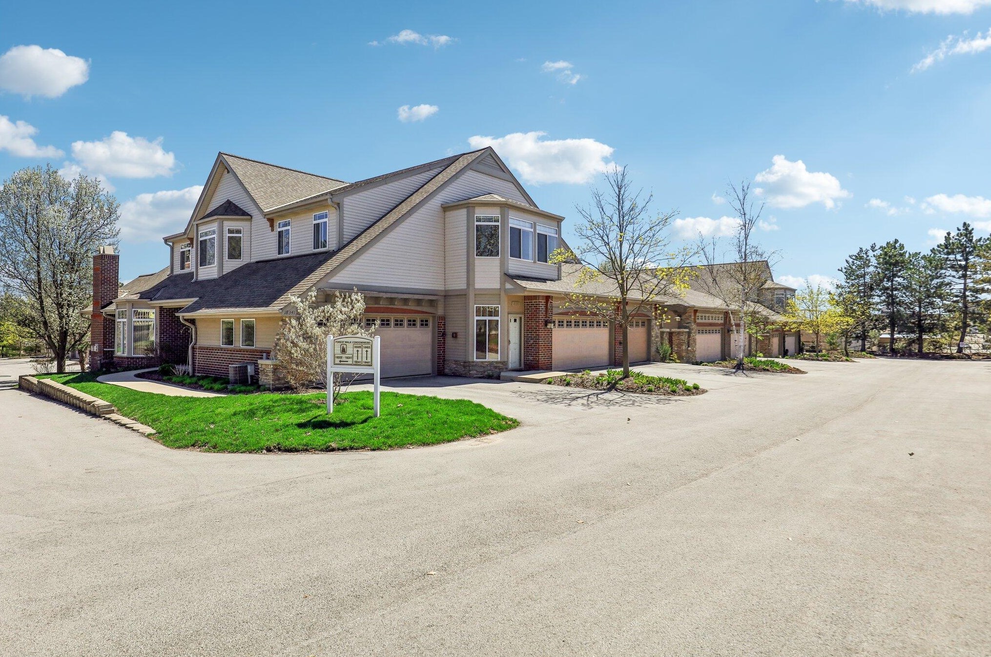 18315 W Wisconsin Ave, Brookfield, WI 53045