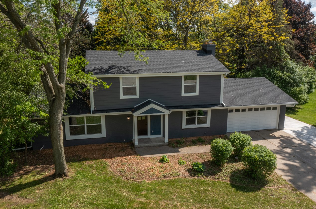 4947 Eagle Ln, West Bend, WI 53095
