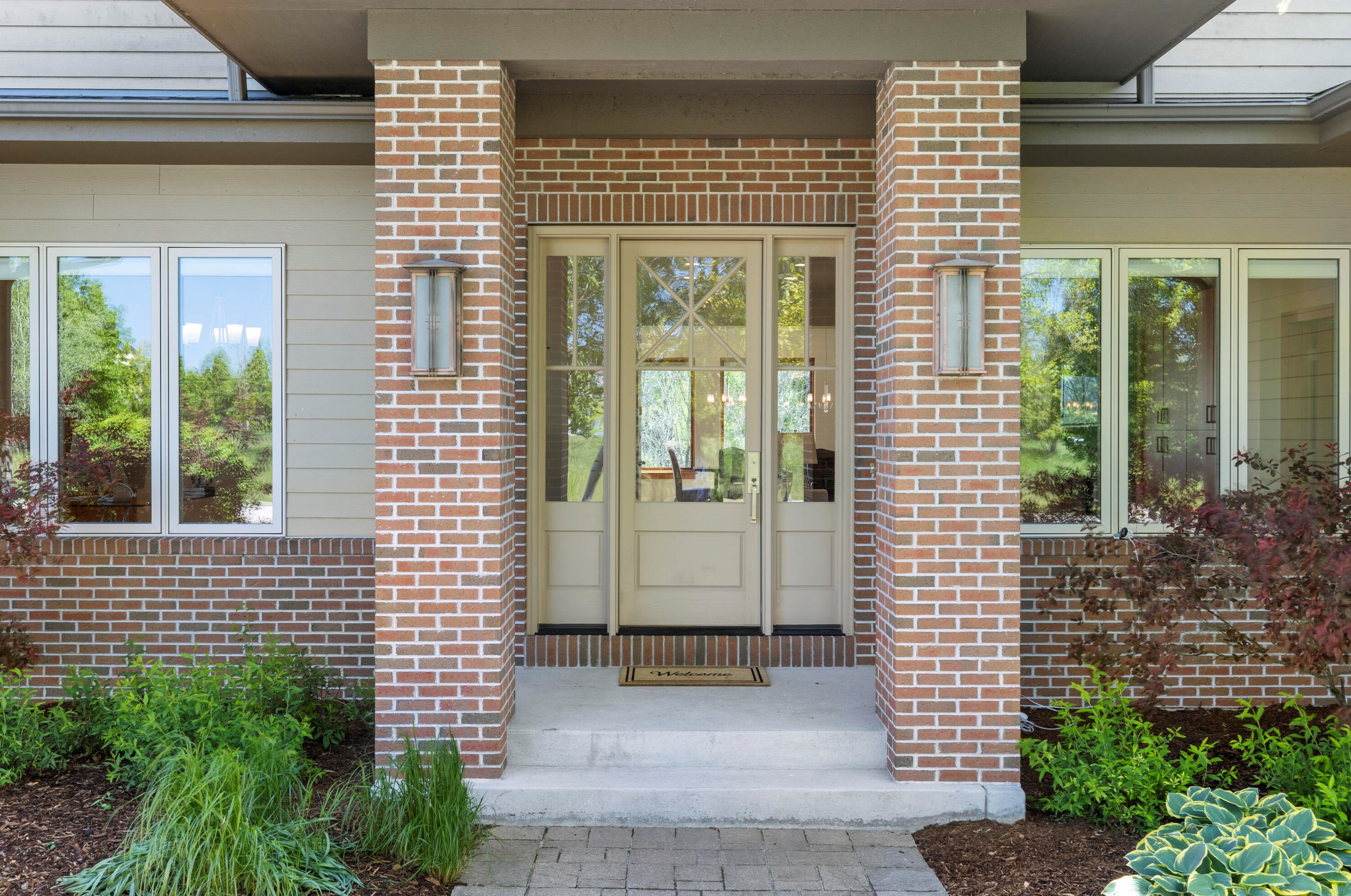 11835 N Sandhill Circle, Thiensville, WI 53092
