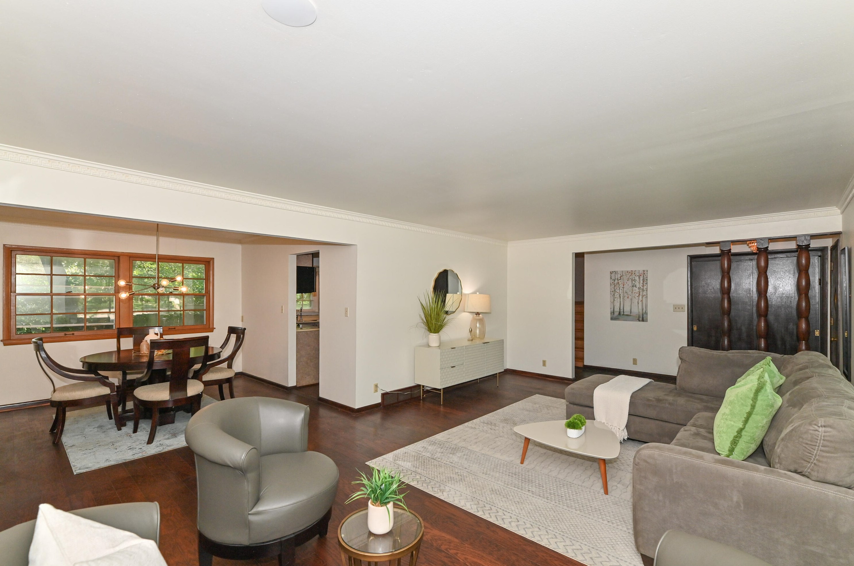 2520 Kenboern Dr, Milwaukee WI 53209-1836 exterior