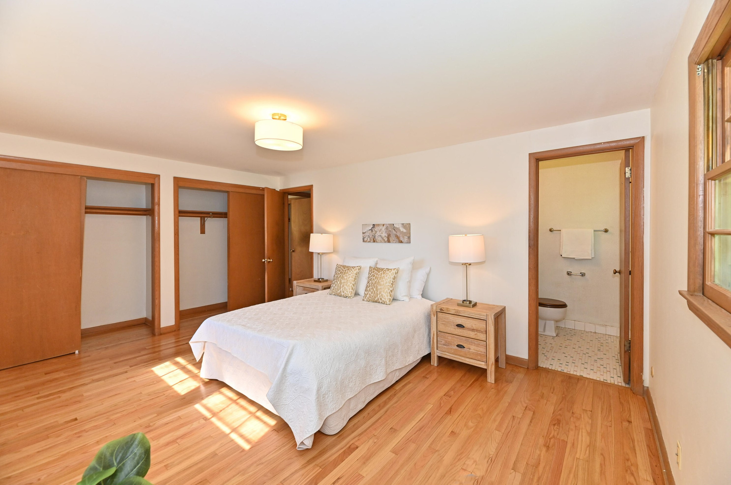 2520 Kenboern Dr, Milwaukee WI 53209-1836 exterior