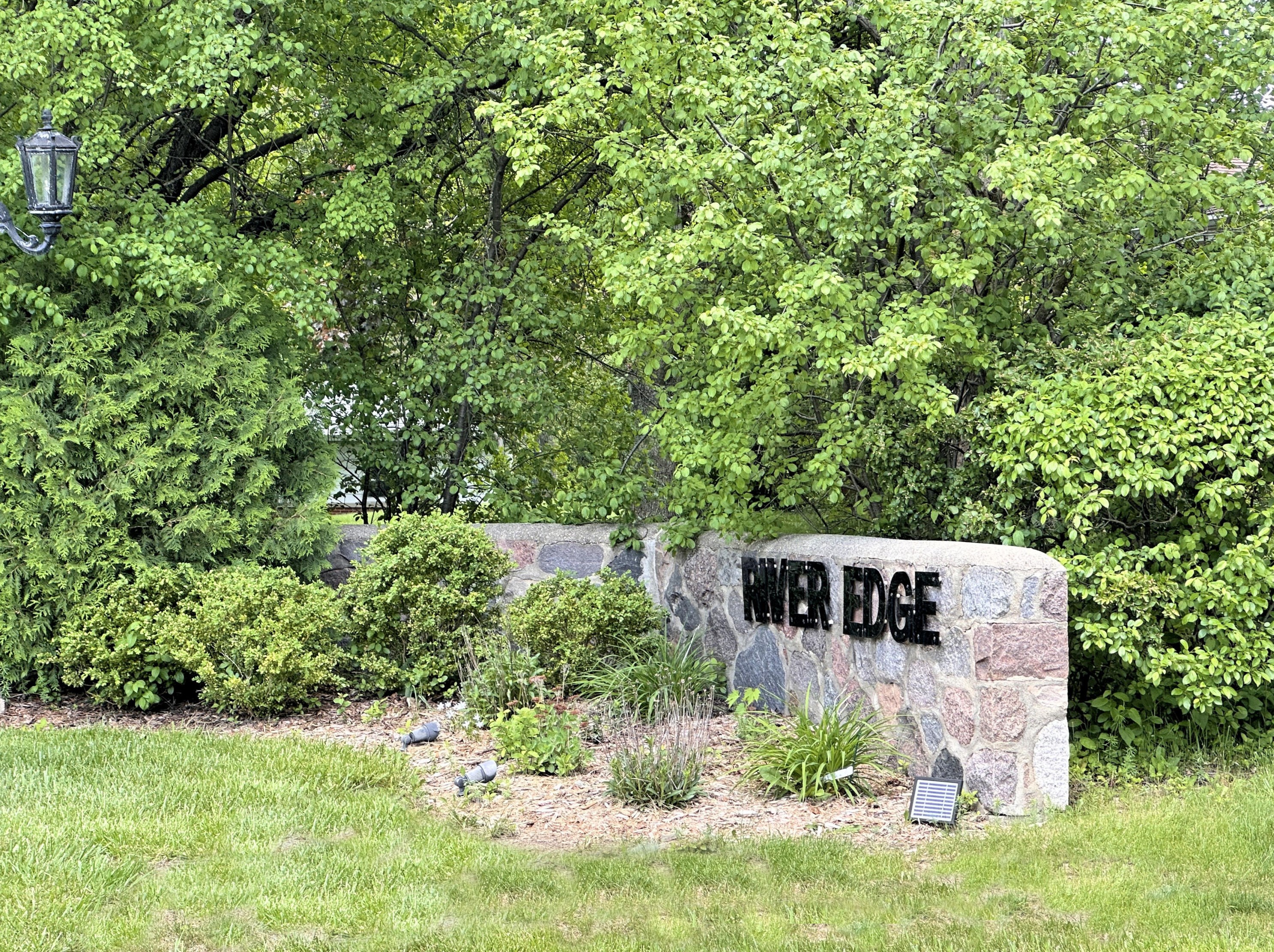 2520 Kenboern Dr, Milwaukee WI 53209-1836 exterior