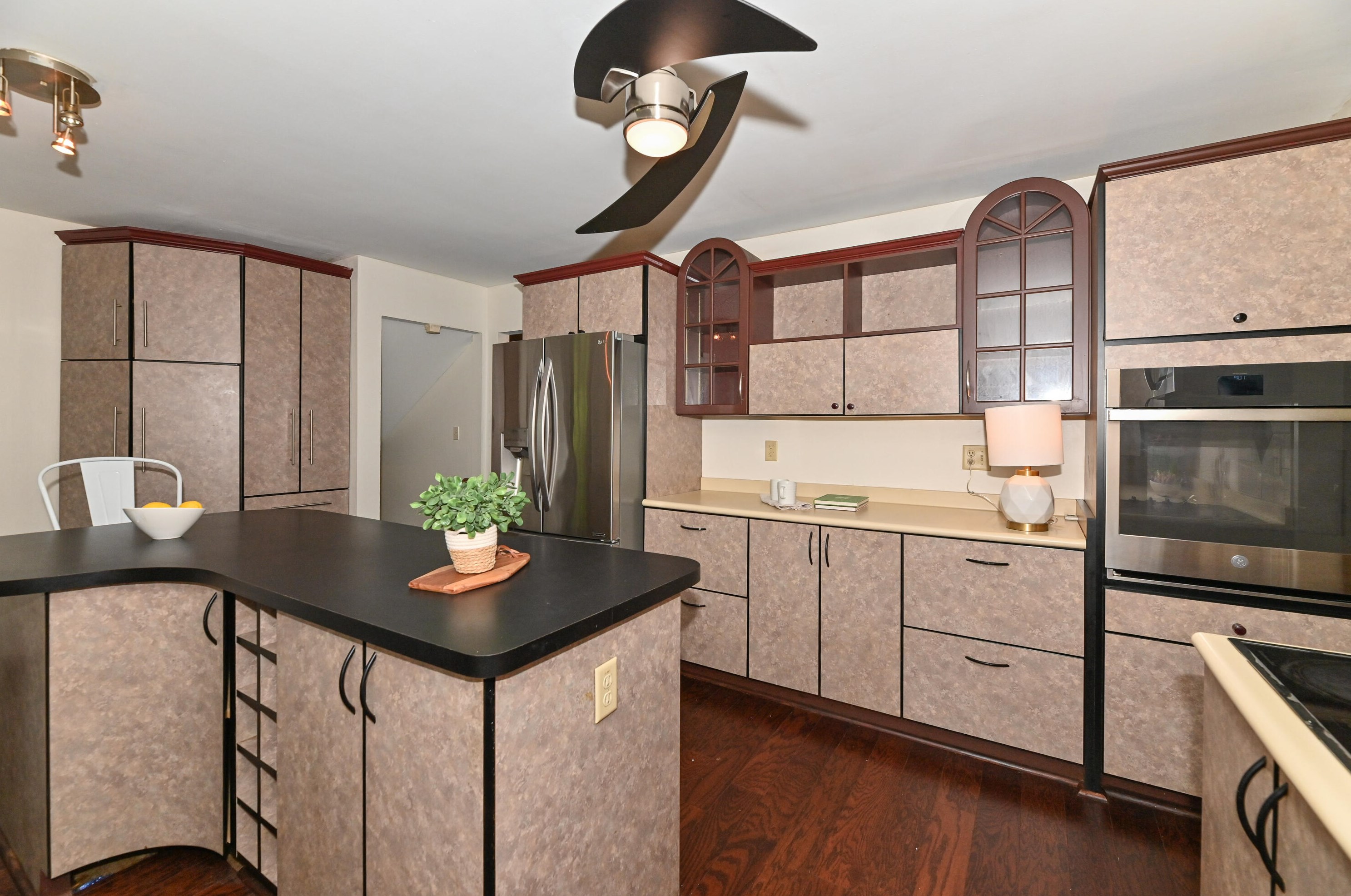 2520 Kenboern Dr, Milwaukee WI 53209-1836 exterior