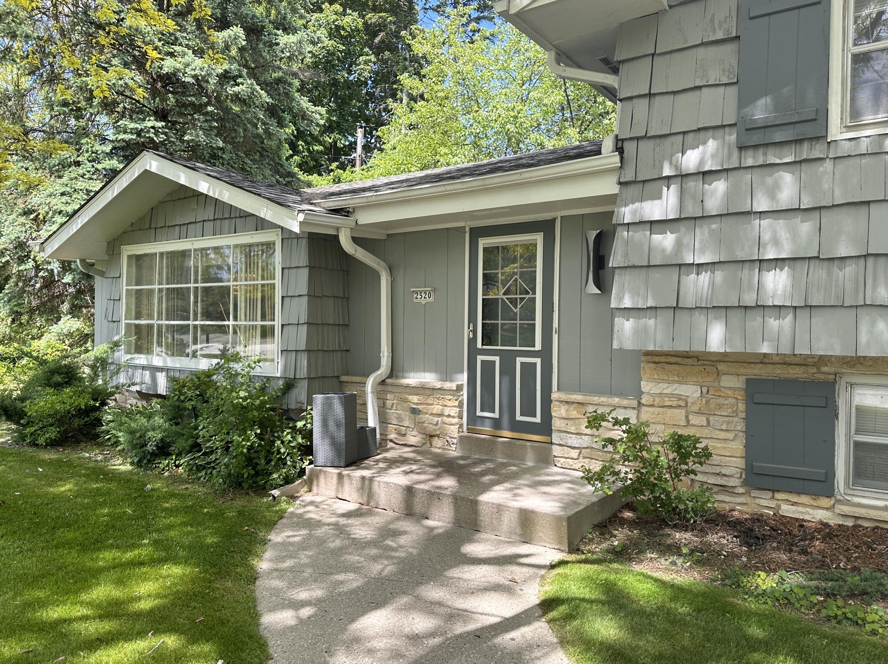 2520 Kenboern Dr, Milwaukee, WI 53209-1836