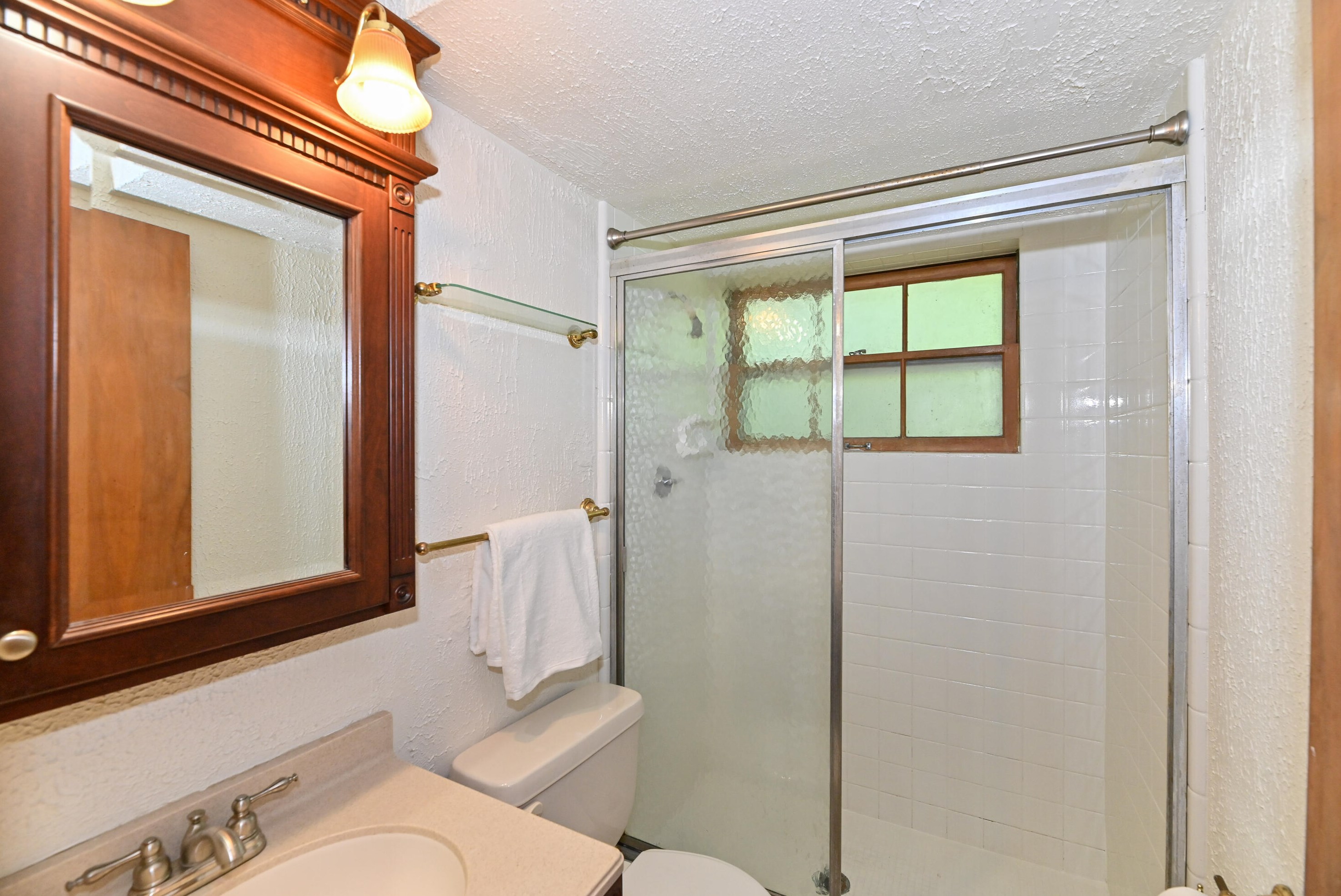 2520 Kenboern Dr, Milwaukee WI 53209-1836 exterior