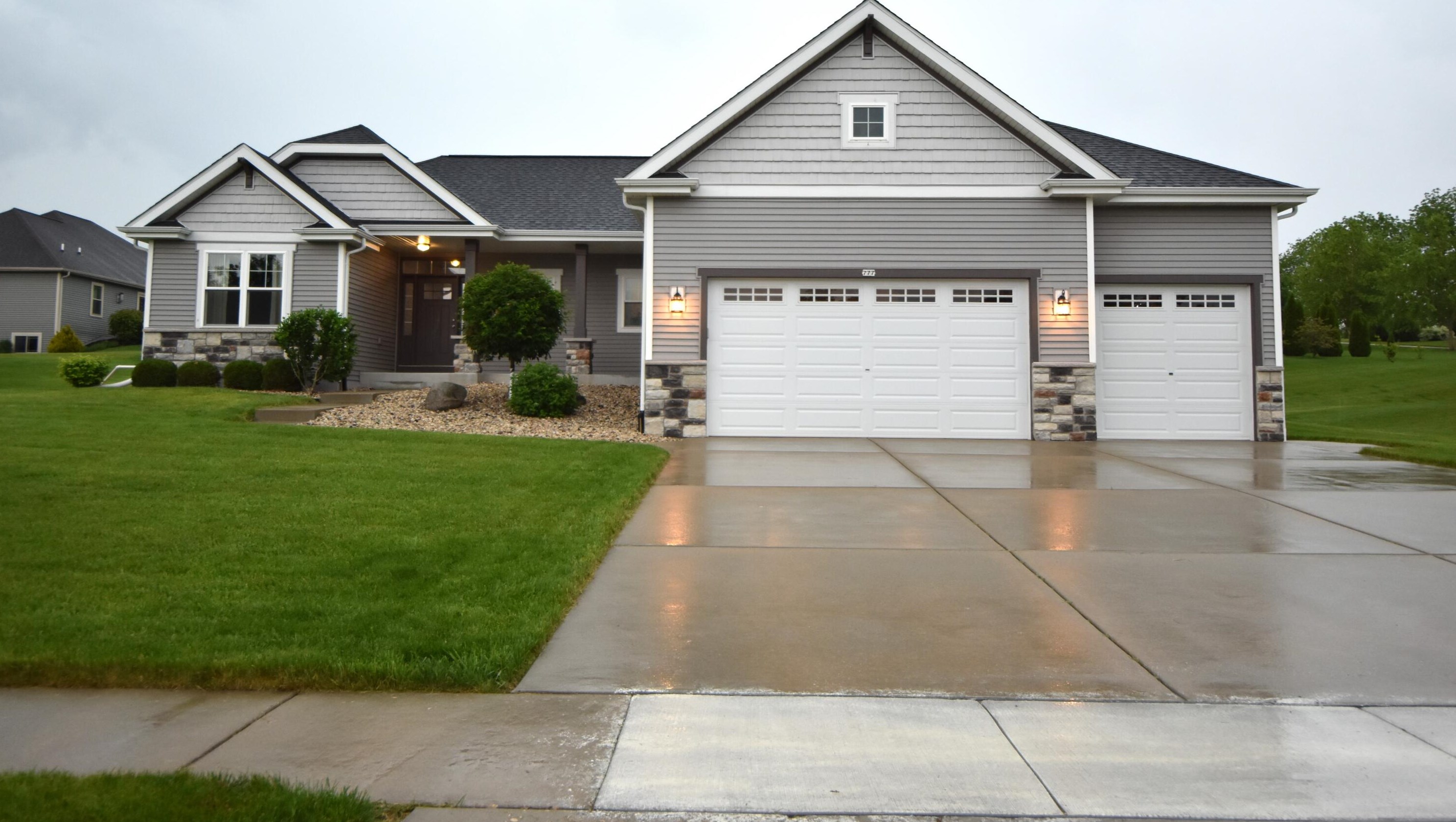 777 Pinnacle Dr, Lake Mills, WI