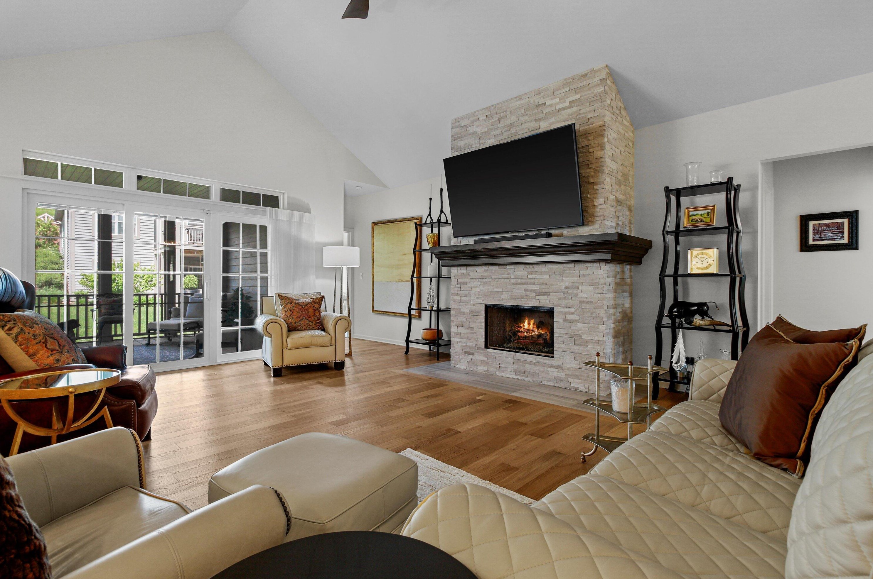 156 Lake Vista Cir, Fontana, WI 53125