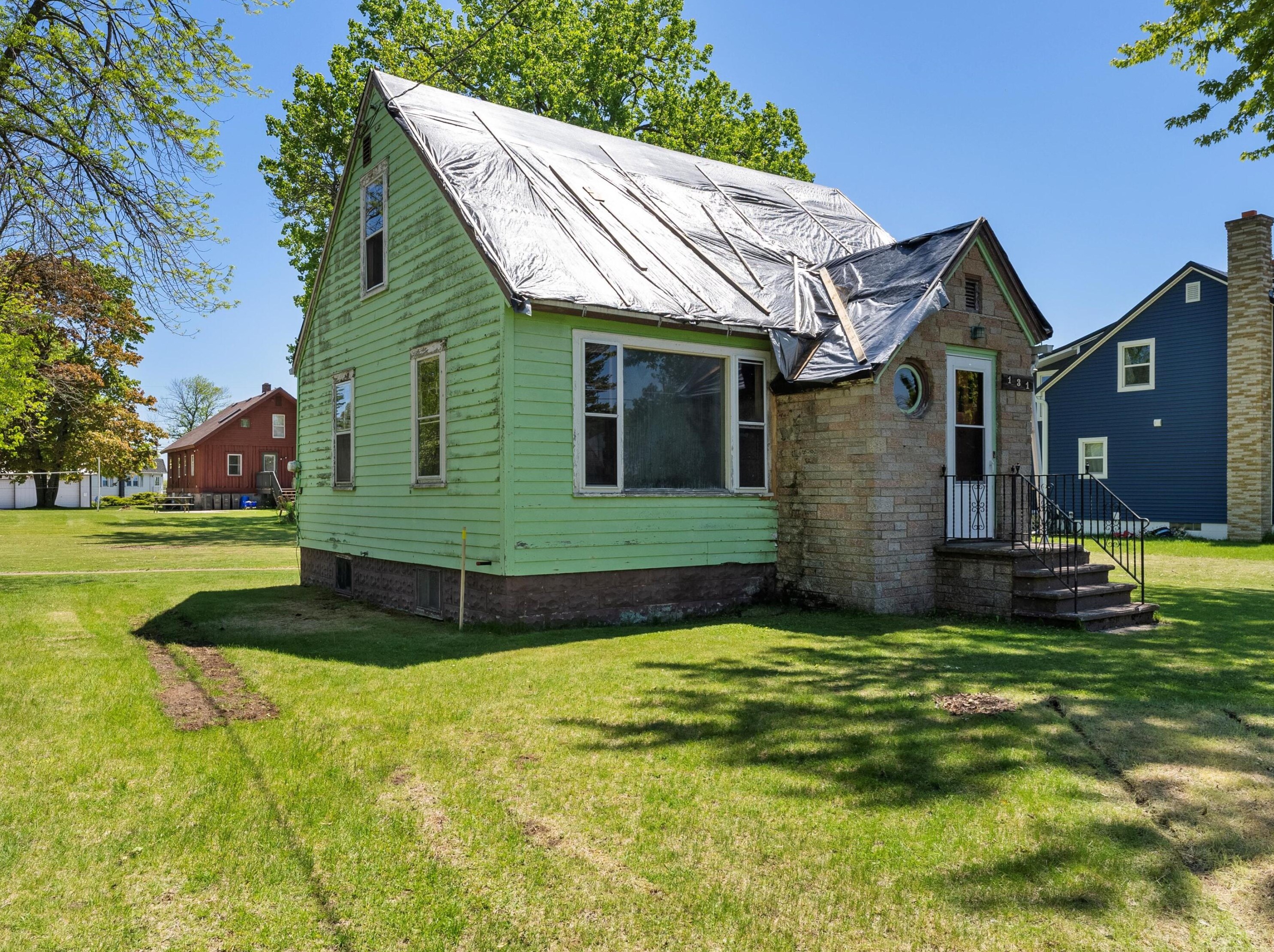 131 Mckinley St, Two Rivers, WI 54241-3224