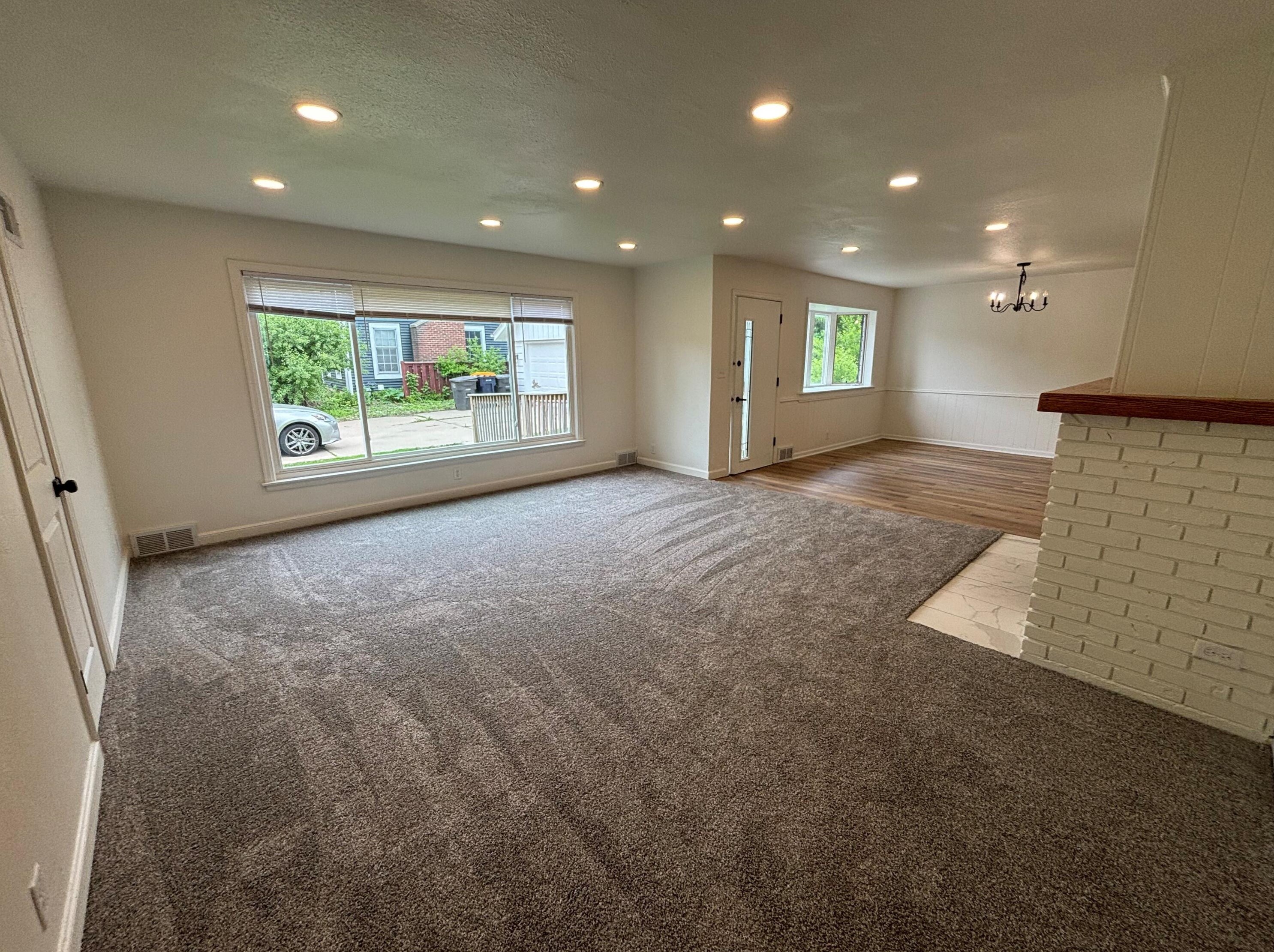9801 Dakota St, Milwaukee, WI 53227-3637