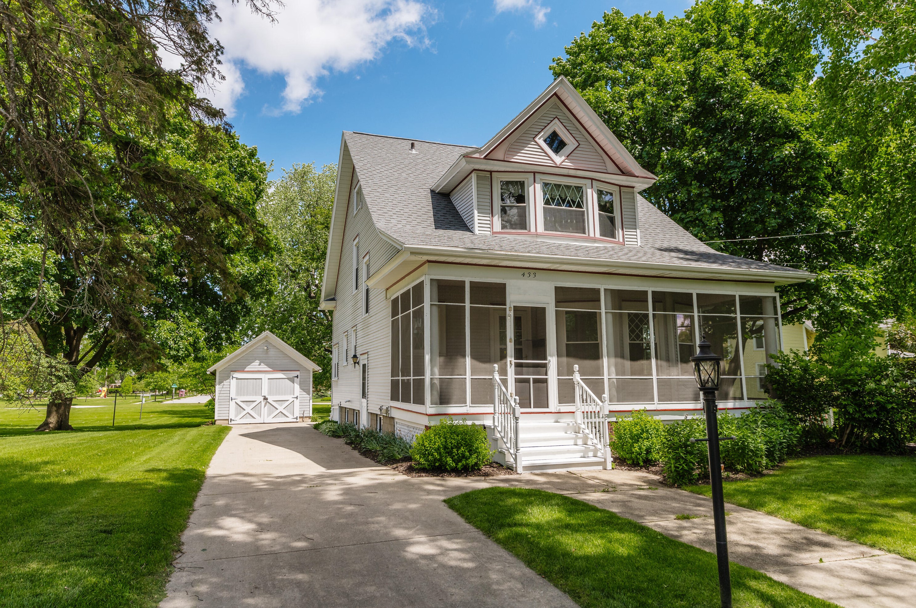 433 E Washington St, Lake Mills, WI 53551