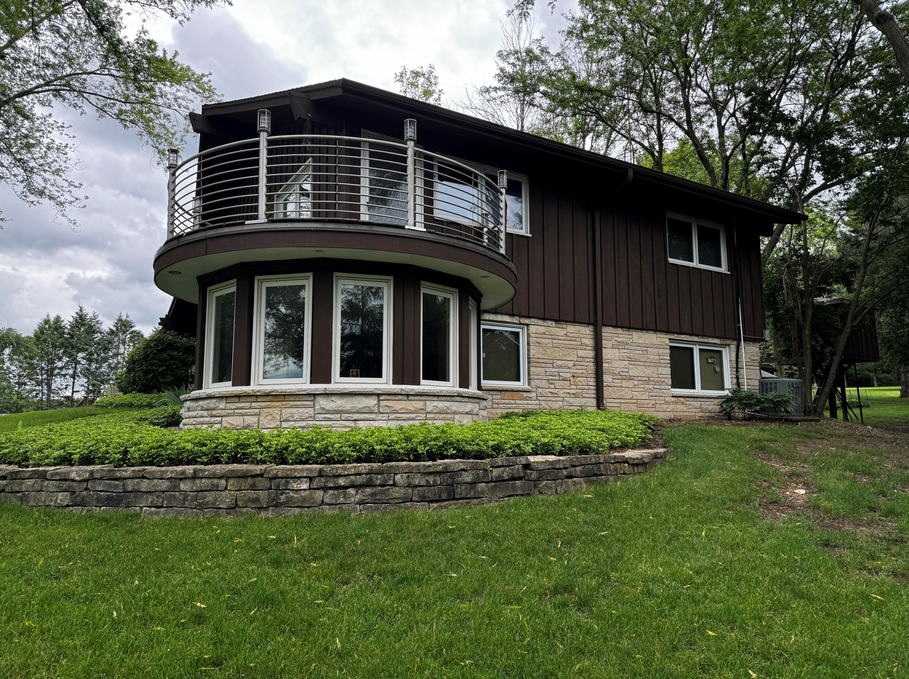 18601 Follett Dr, Brookfield, WI 53045-6138