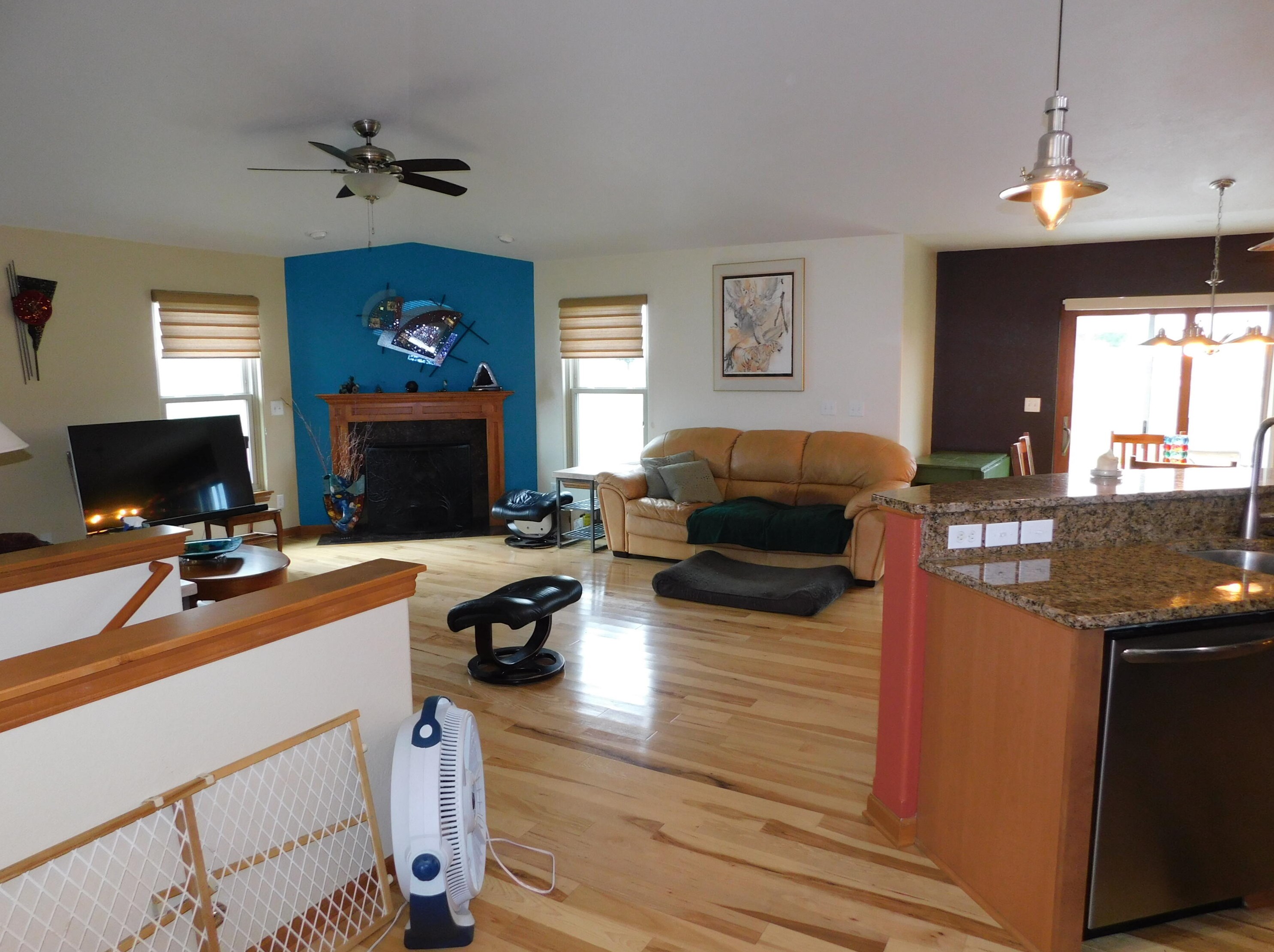 970 Goschey Dr, Belgium, WI 53004-9469