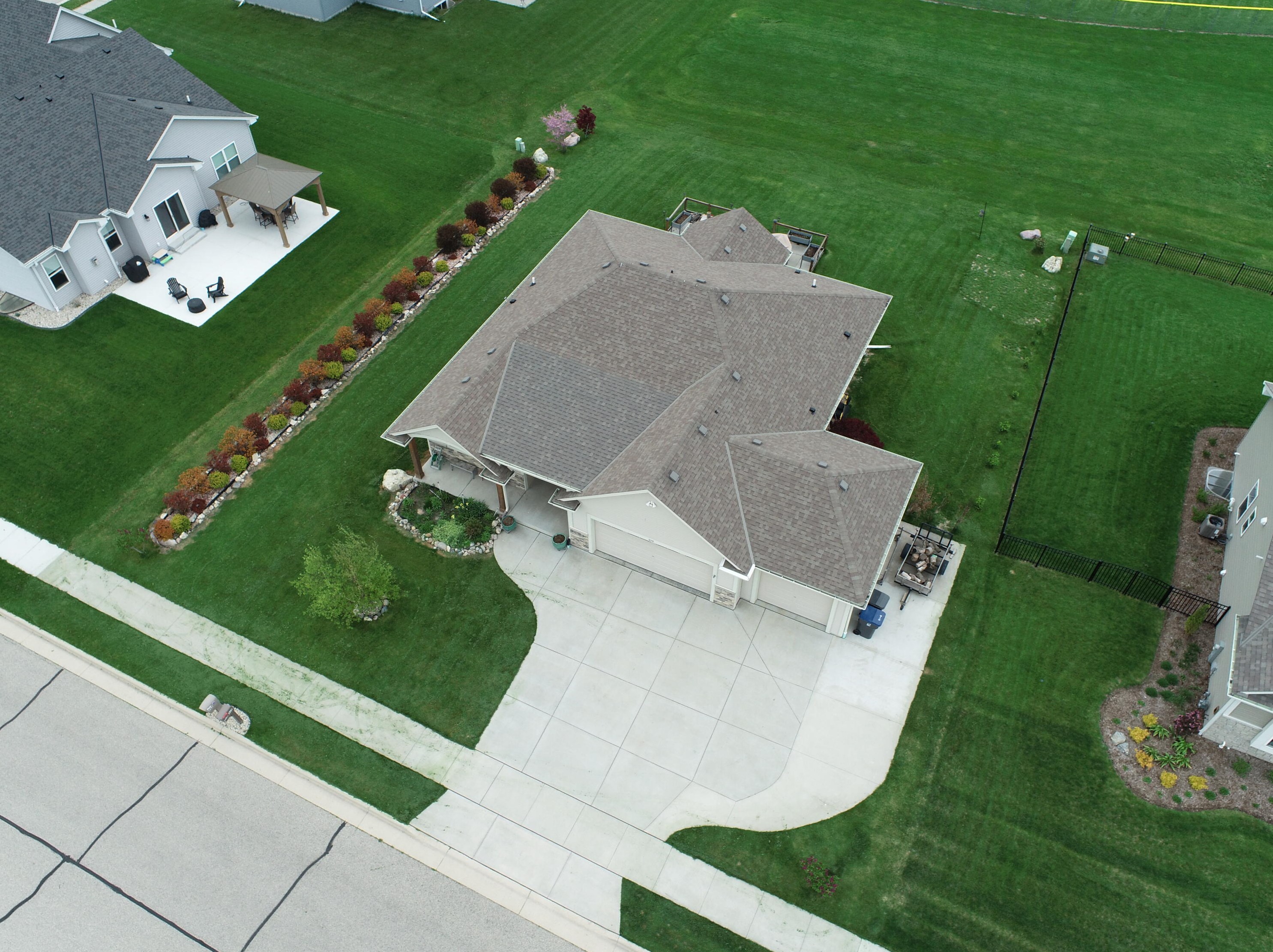 970 Goschey Dr, Belgium WI  53004-9460 exterior