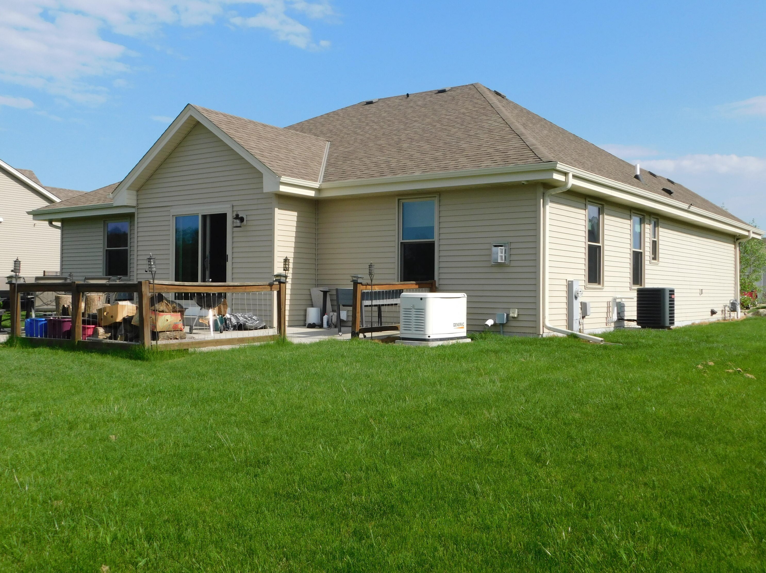 970 Goschey Dr, Belgium WI  53004-9460 exterior