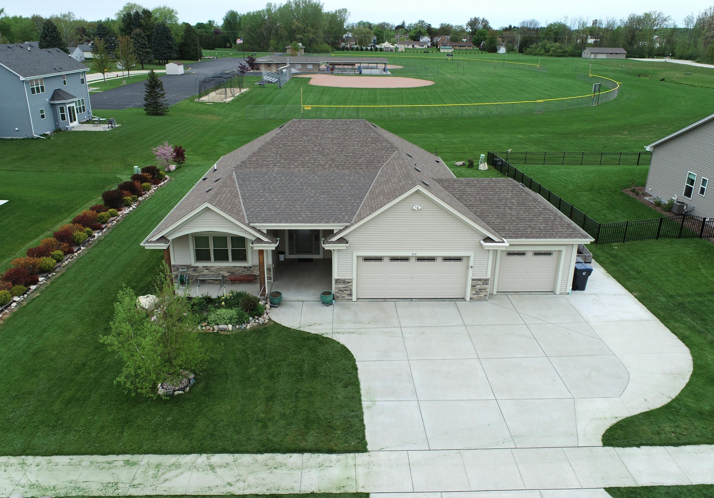970 Goschey Dr, Belgium WI  53004-9460 exterior