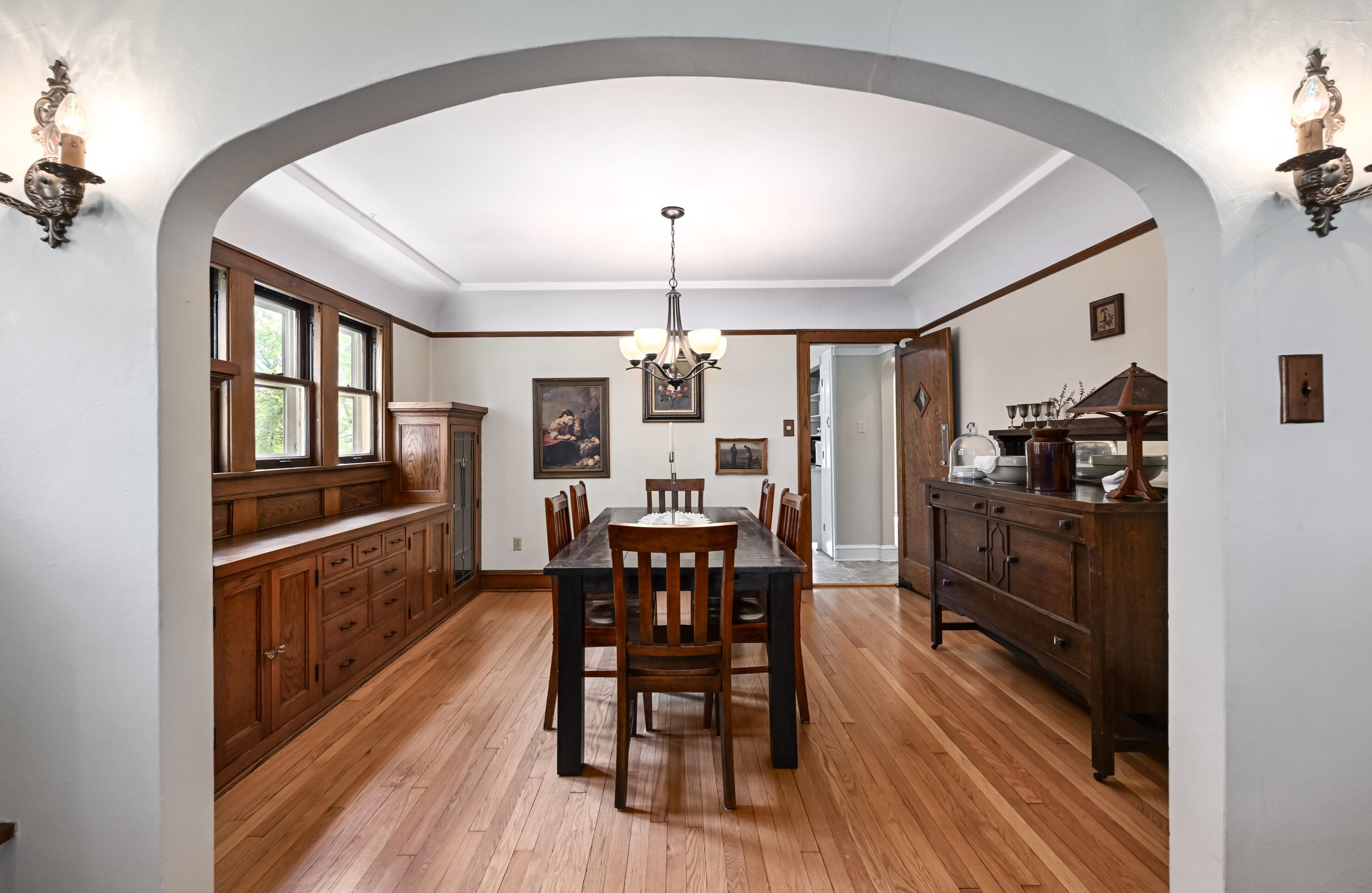 7035 Stuth Pl, Milwaukee WI 53219-1951 exterior