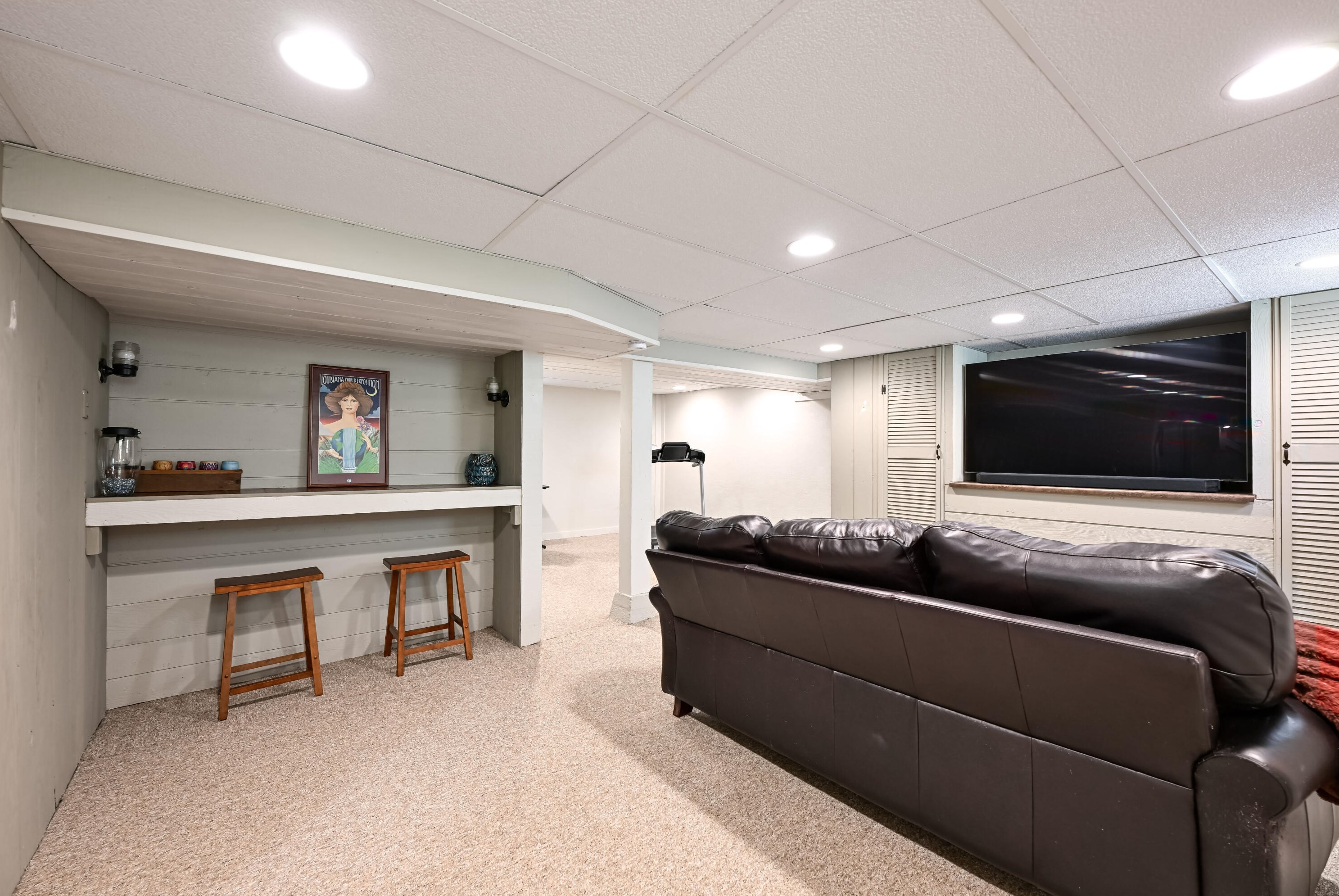 7035 Stuth Pl, Milwaukee WI 53219-1951 exterior