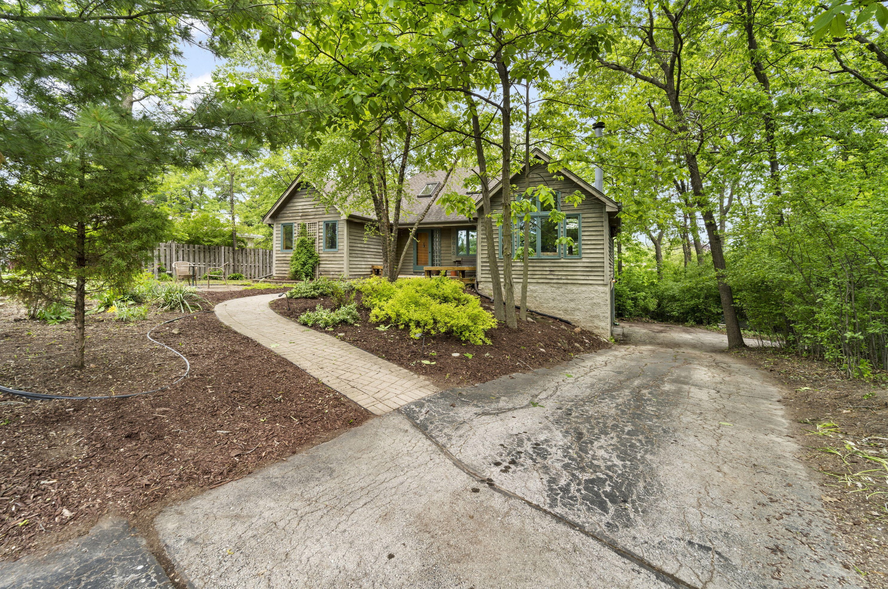 5812 Tahoe Dr, Racine, WI 53406-5250