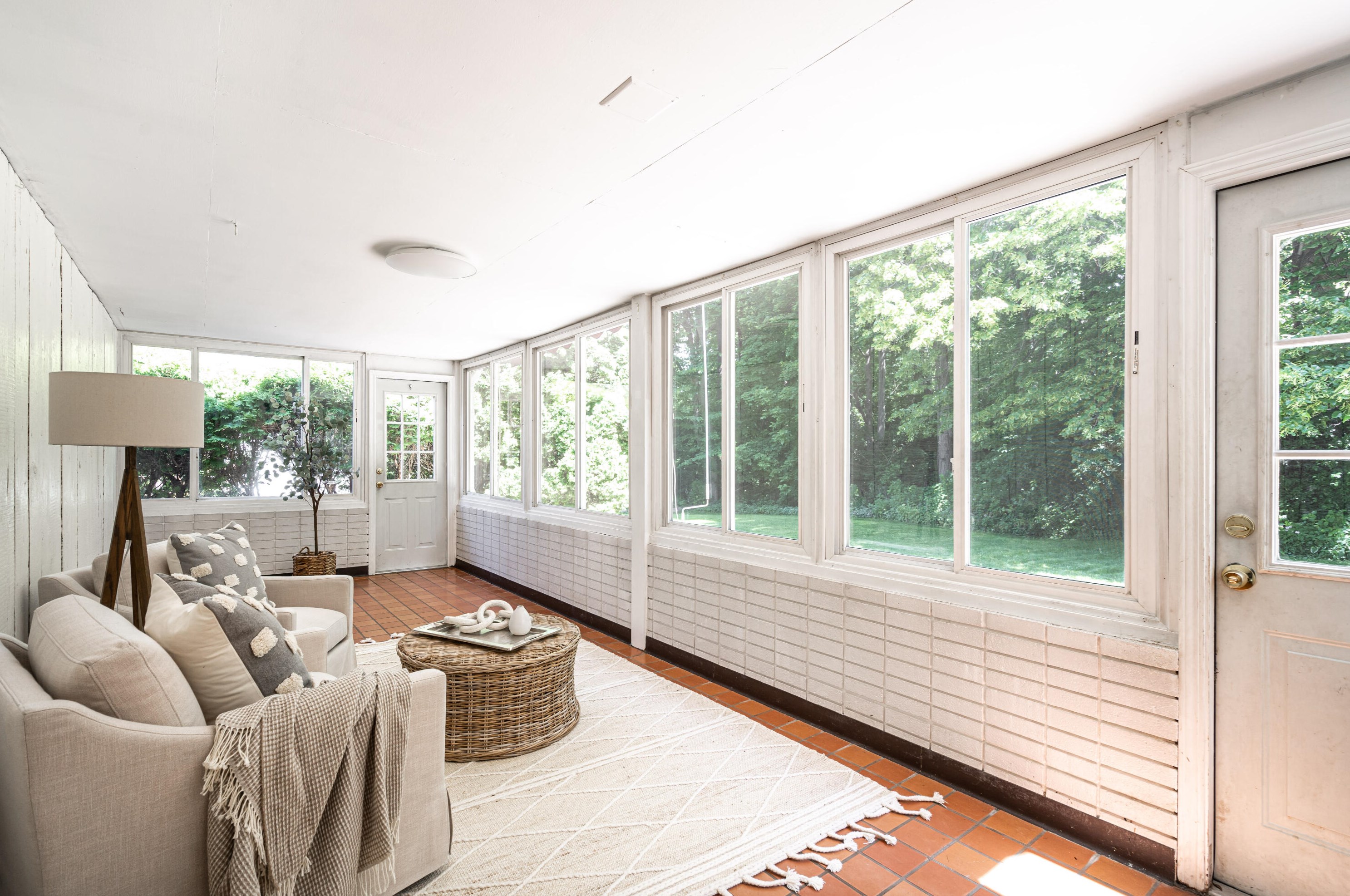 530 Fairfield Ct, Milwaukee WI 53217-4129 exterior