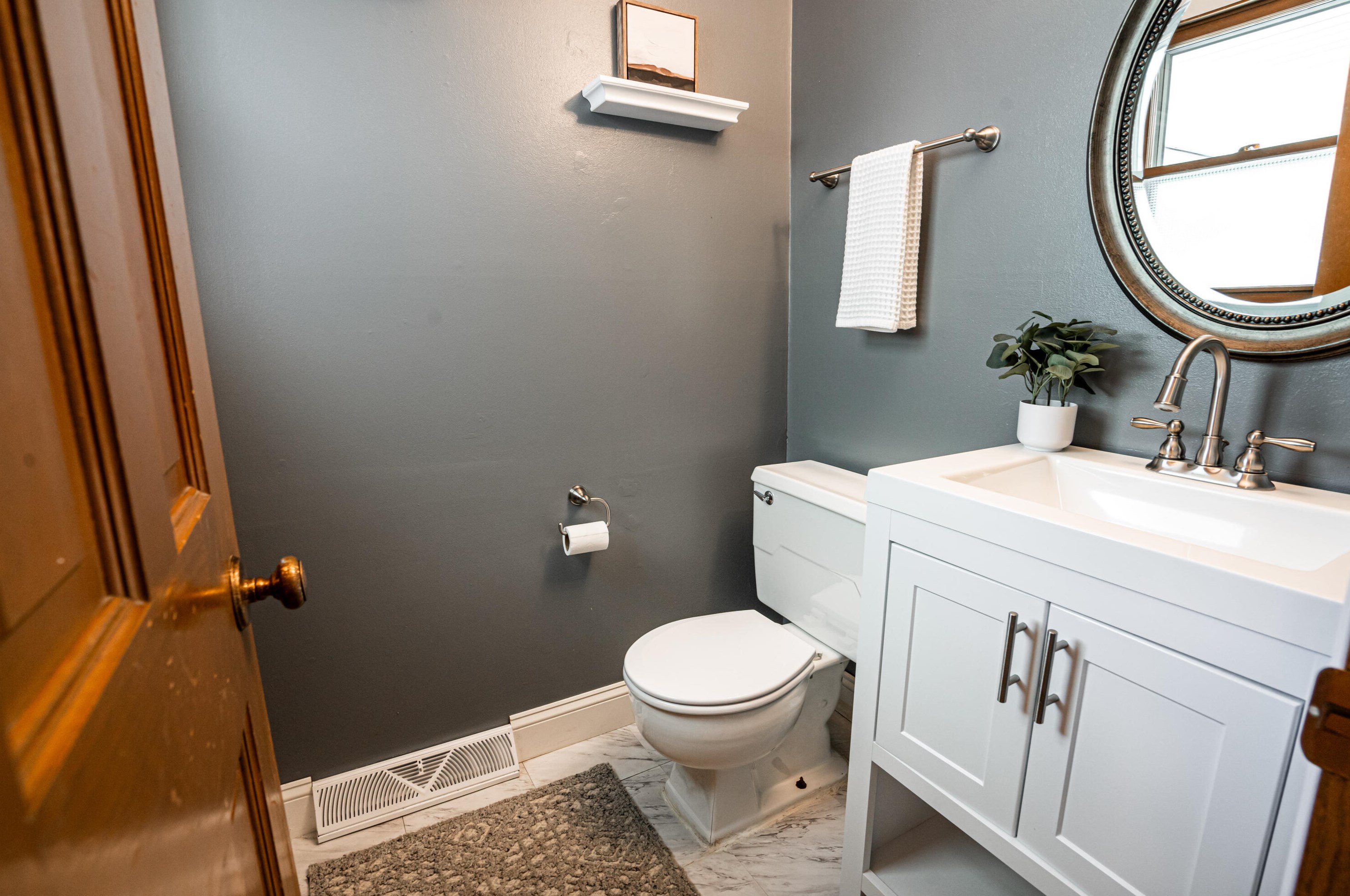 530 Fairfield Ct, Milwaukee WI 53217-4129 exterior