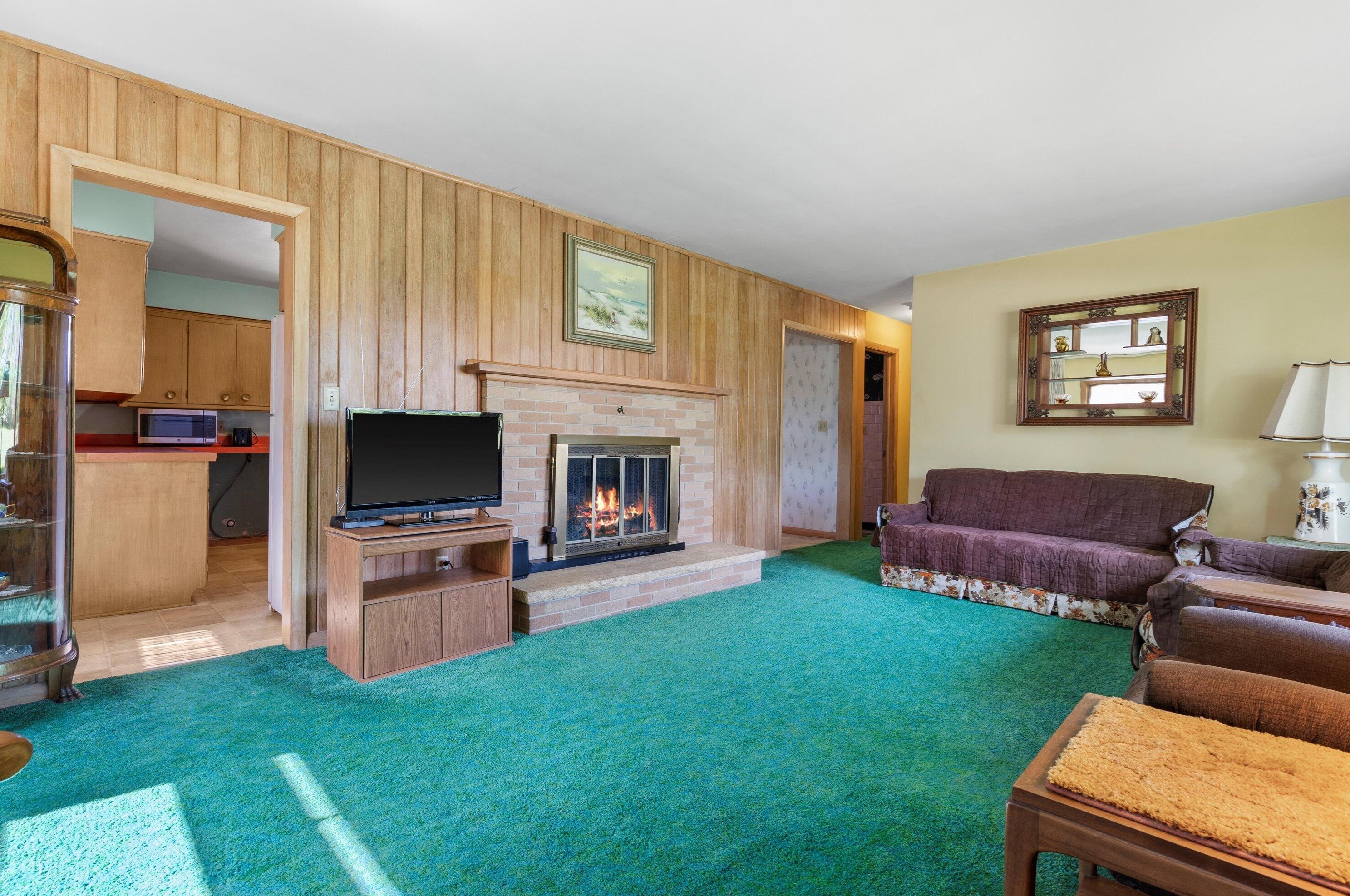 3365 E Lunham Ave, Cudahy, WI 53110
