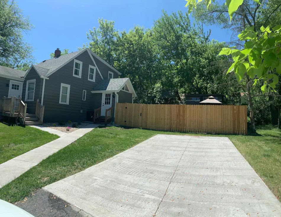 132 Sunnyside Ct, Williams Bay, WI 53191-3739